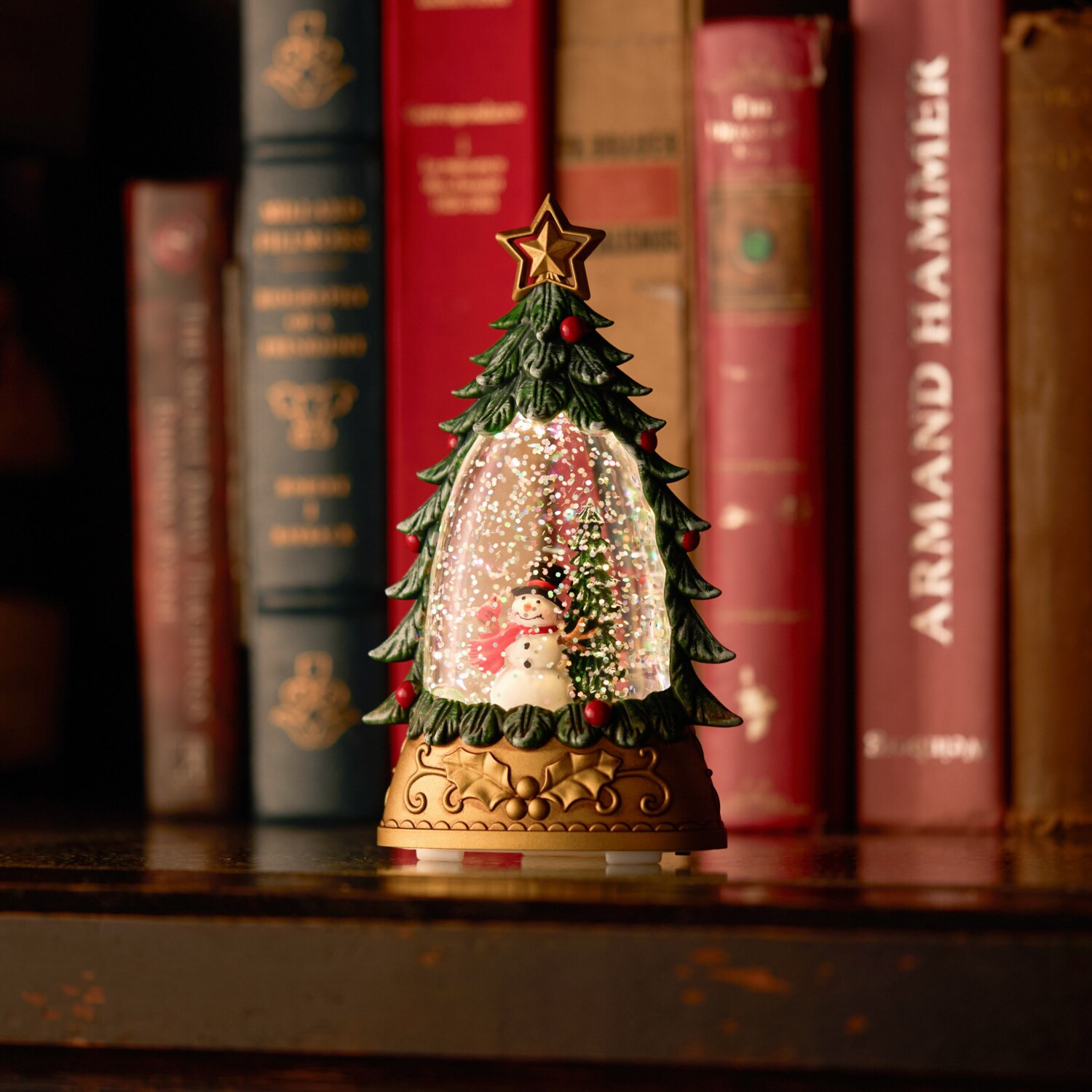 モチーフの中に 可愛いフィギュア！ スノーグローブ ライトスタンド