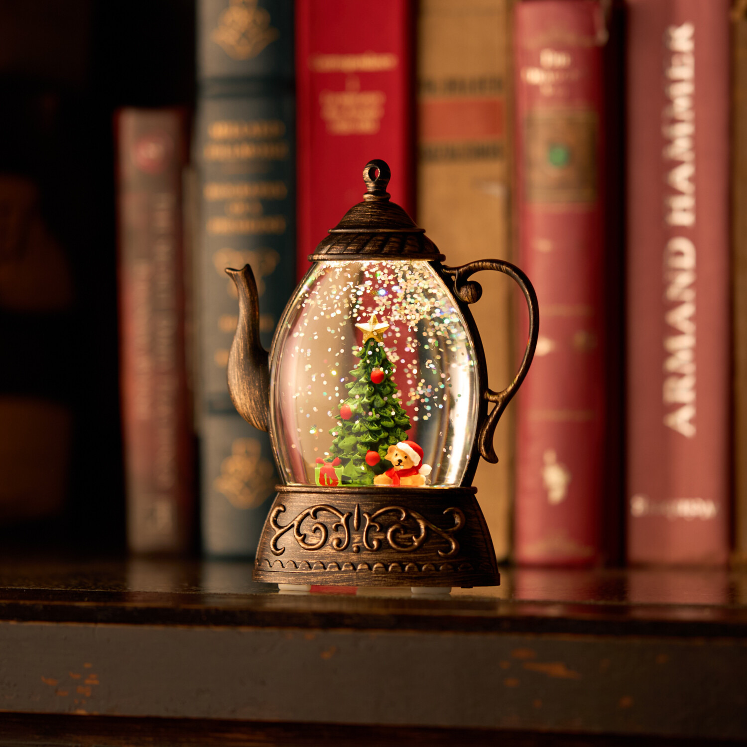 モチーフの中に 可愛いフィギュア！ スノーグローブ ライトスタンド