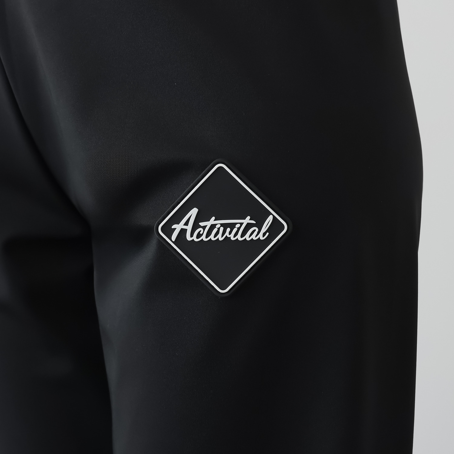 温かさ、着心地を追求！ 着て温か！動いて発汗！ アクティバイタル ストレッチ 魔法瓶サーモスーツ