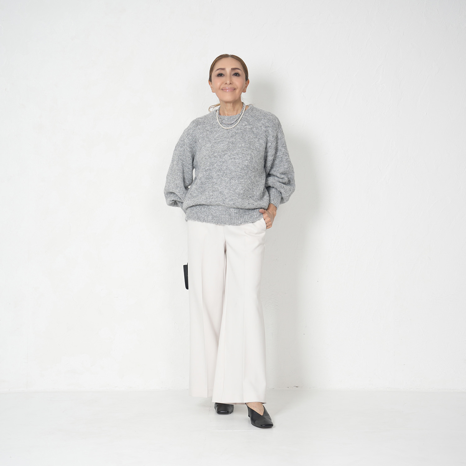 エーエフコンフィ ふんわり袖の モヘヤ調 ニットプルオーバー