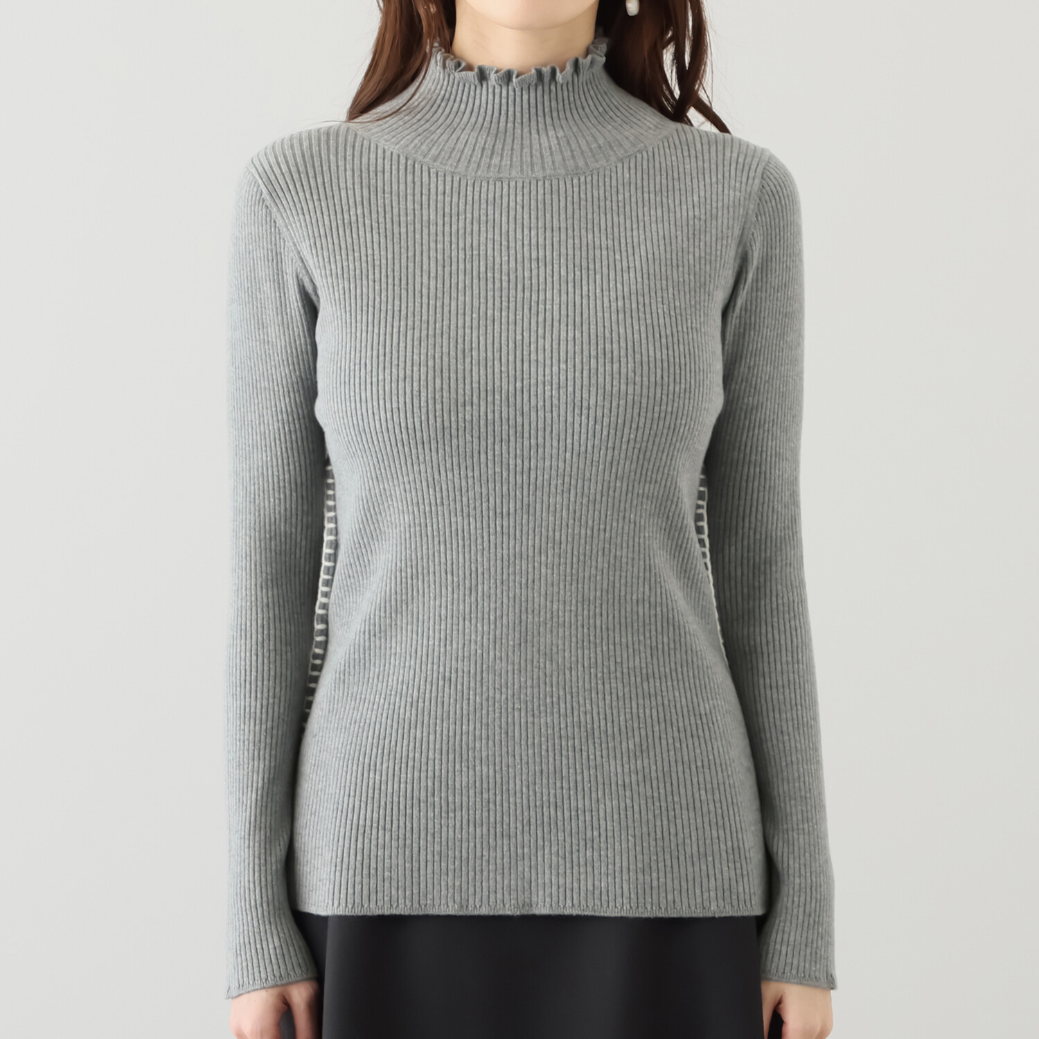 エーエフコンフィ ブランケットステッチ フリルタートル ニットプルオーバー