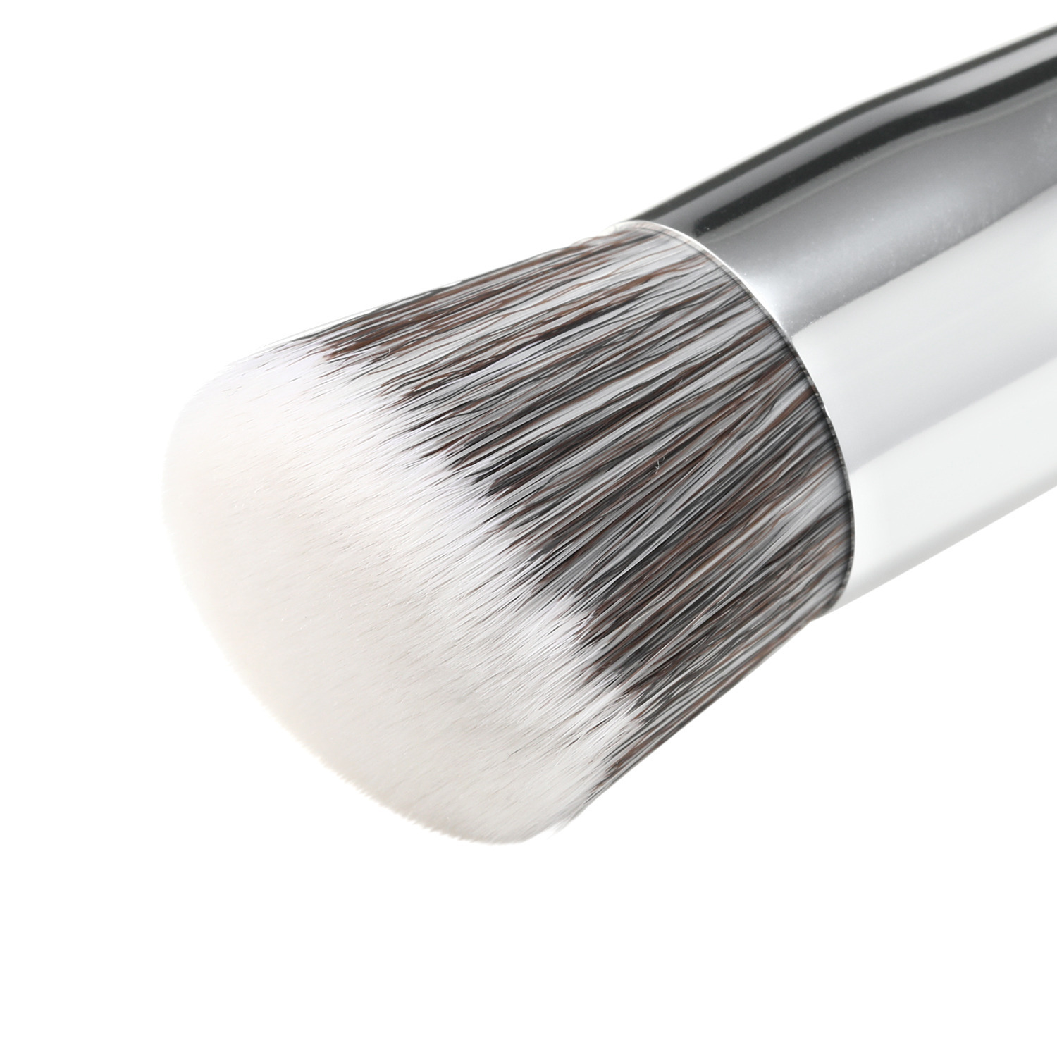 セブン　フロー メイクしながらスキンケア 透明感ある上品ツヤ肌演出 １品１１役！ グロウセラム ファンデーション ２個分ブラシ付セット