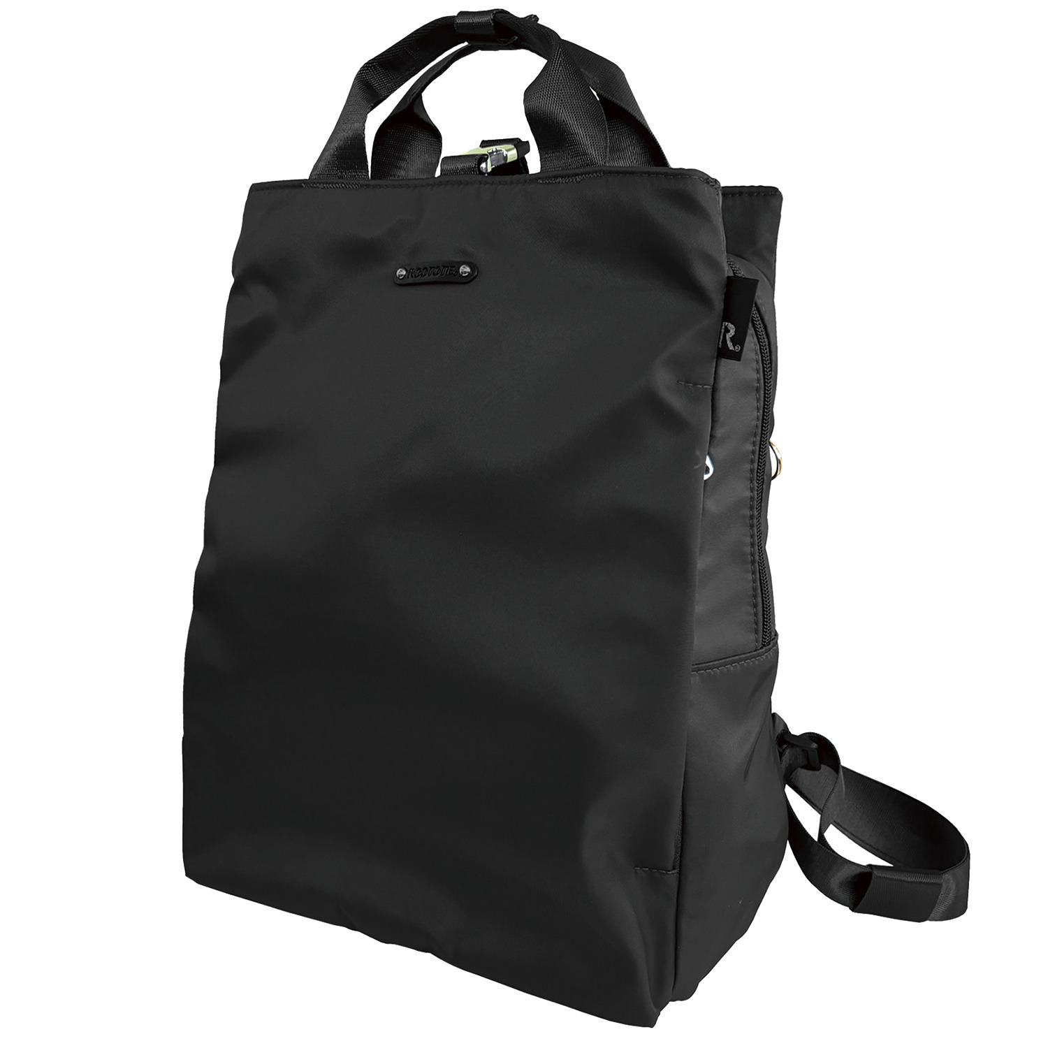 ルートート ストラップが パッド入りになった！ はっ水ナイロンリュック