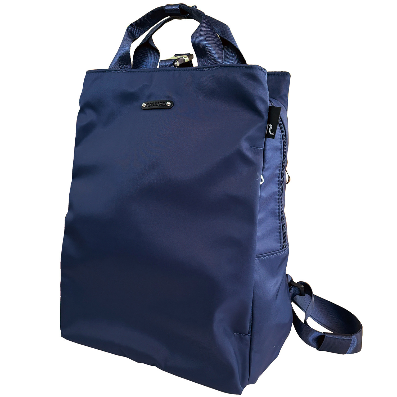 ルートート ストラップが パッド入りになった！ はっ水ナイロンリュック