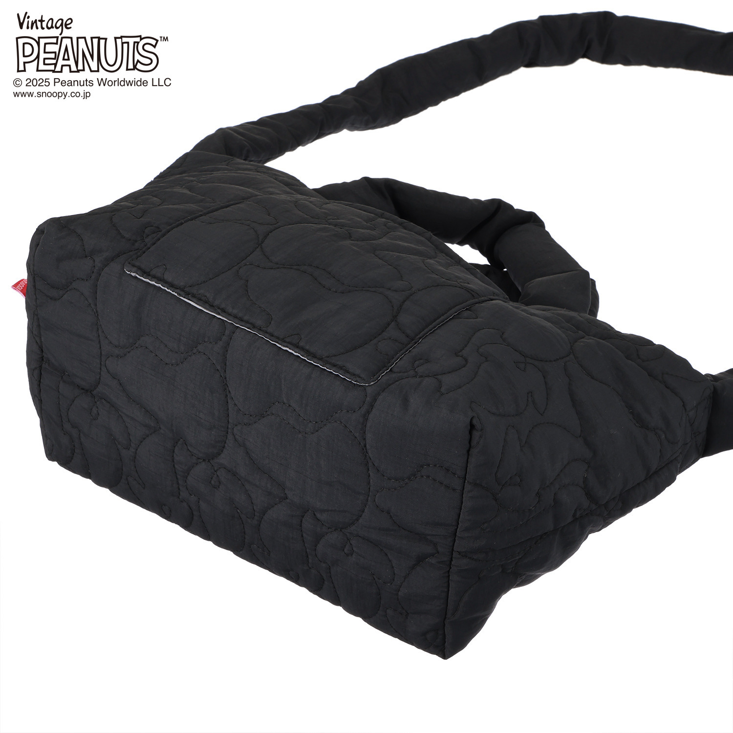 ルートート スヌーピー型の キルティングがかわいい！ ふかふかショルダー トートバッグ