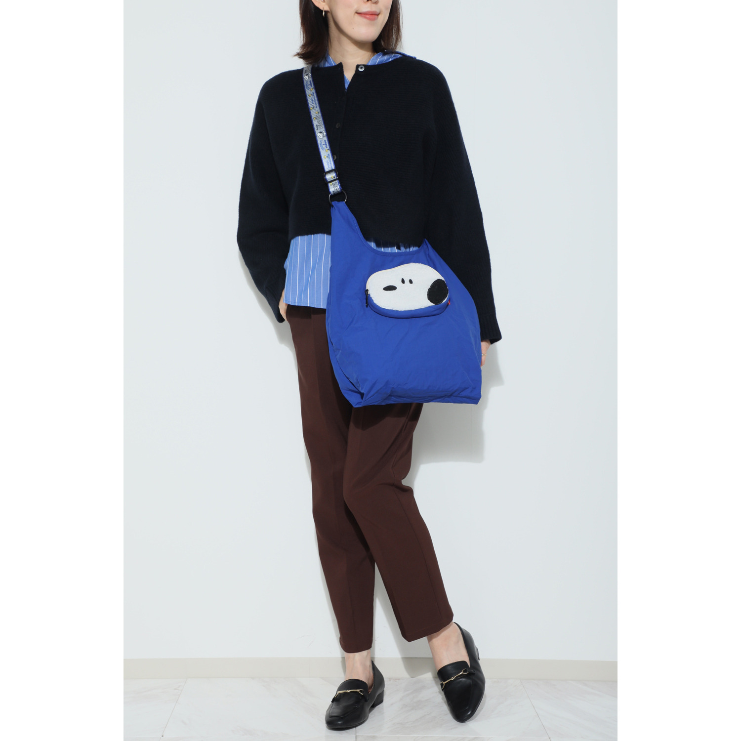 ルートート スヌーピーの ふたつの表情が楽しめる！ 収納可能な ショッパーバッグ