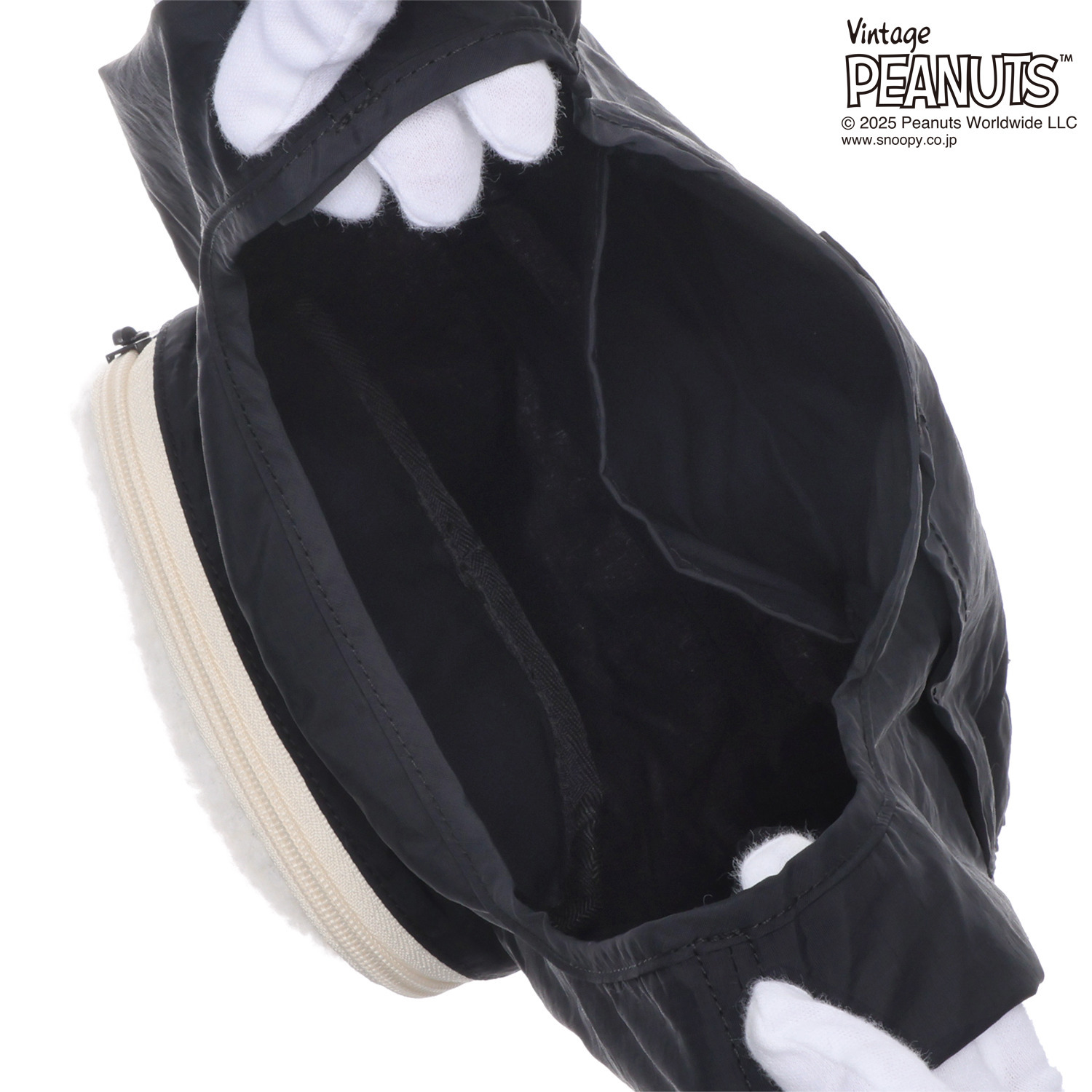 ルートート スヌーピーの ふたつの表情が楽しめる！ 収納可能な ミニショッパーバッグ