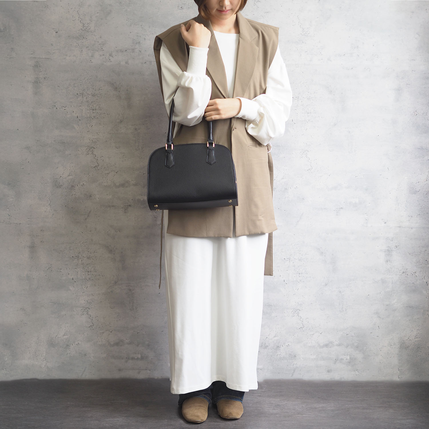 グッシオイタリー ２ルームで整理しやすい ボストン型トートバッグ