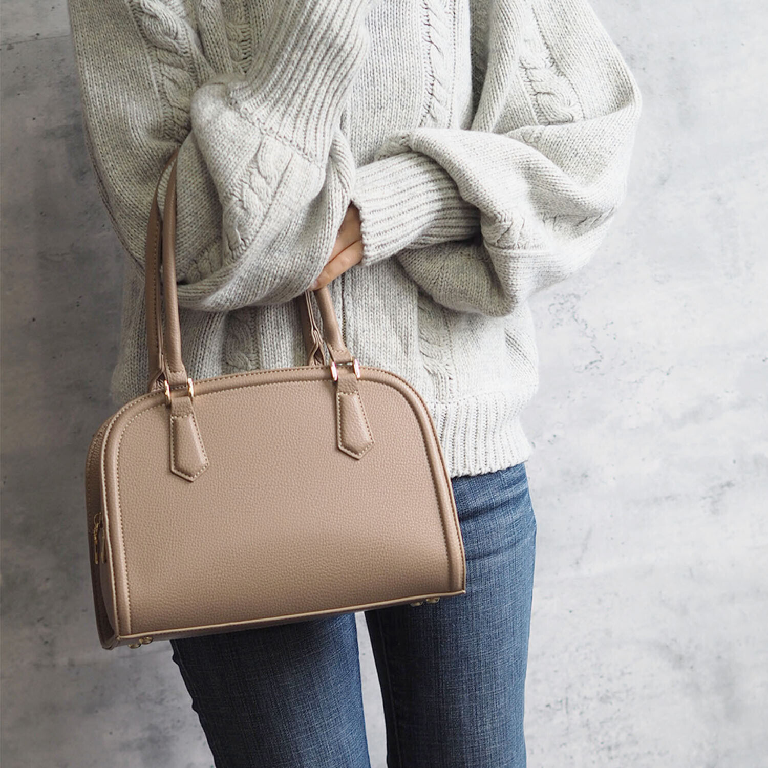 グッシオイタリー ２ルームで整理しやすい ボストン型トートバッグ