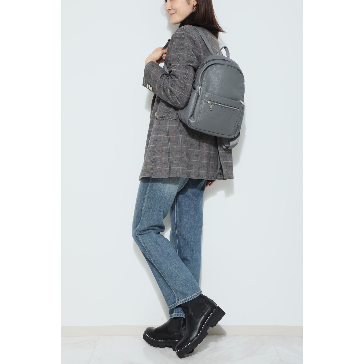 グッシオイタリー ポケットたっぷり ラウンド型ミニリュック