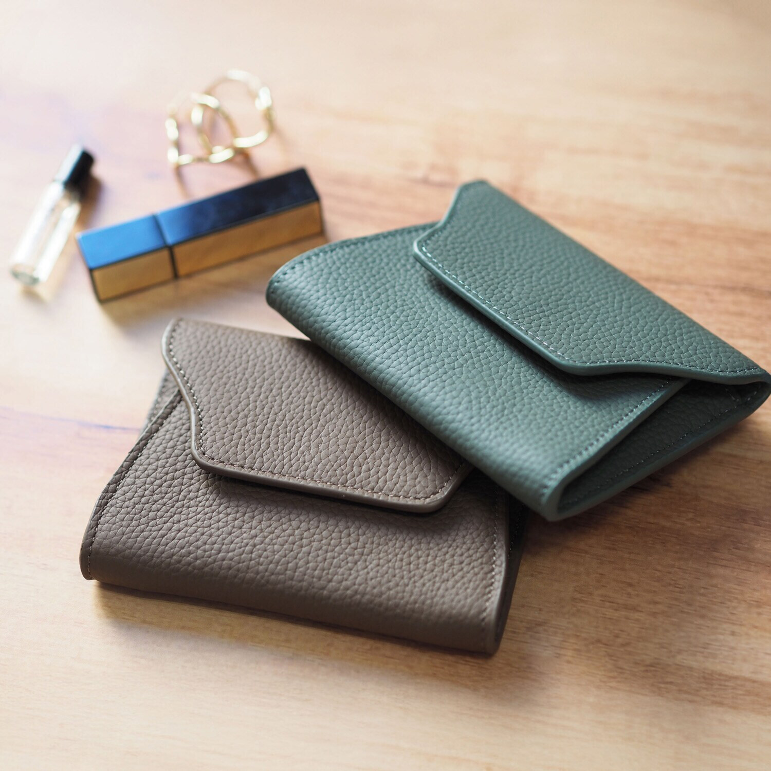 グッシオイタリー 牛革 マルチケース