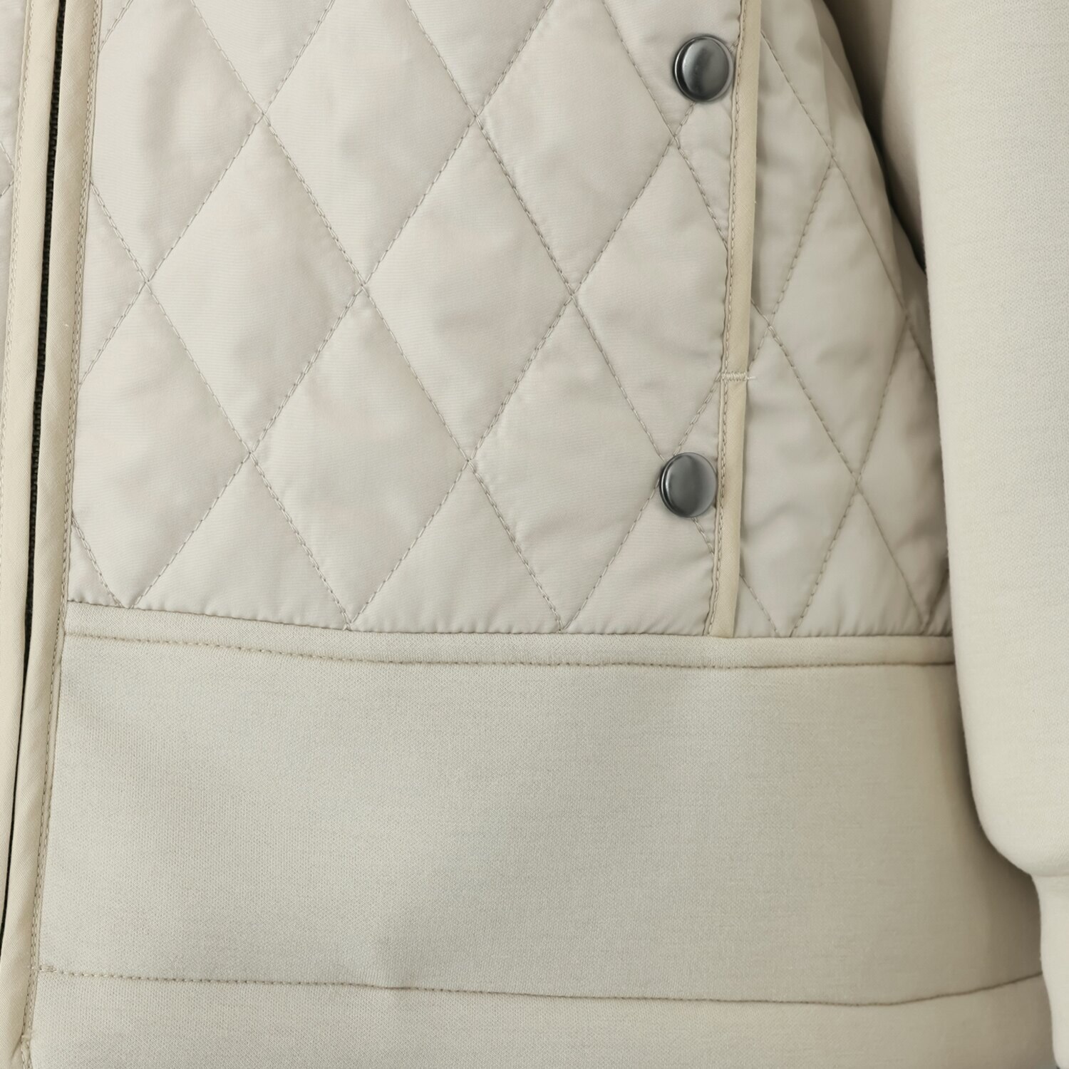 エムズ　スタイル キルト＆ダンボール切替 パイピングアクセント Ａラインシルエット フーディーブルゾン