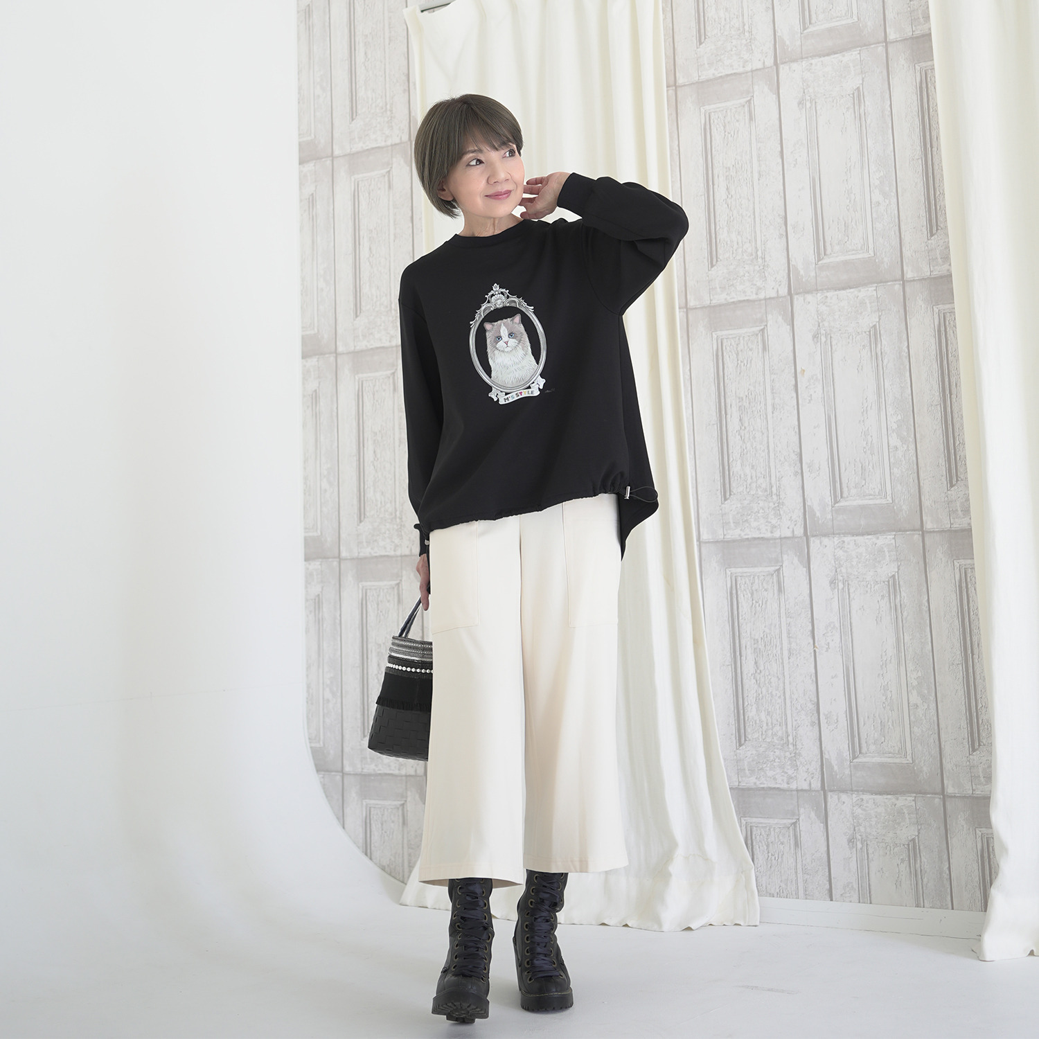 エムズ　スタイル ライトダンボール キャットプリント デザインプルオーバー