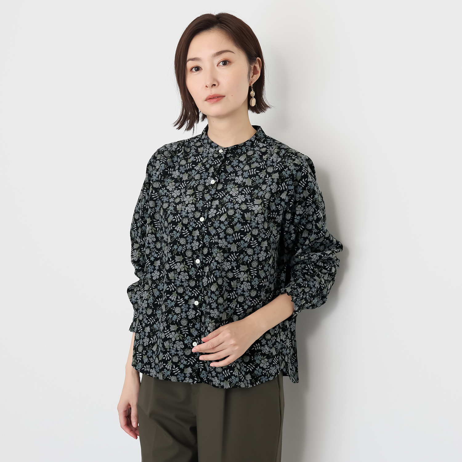 ソソット リバティプリント コットンコーデュロイ 袖シャーリング ブラウス