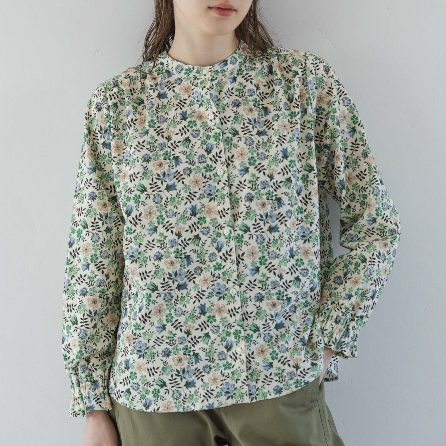 ソソット リバティプリント コットンコーデュロイ 袖シャーリング ブラウス