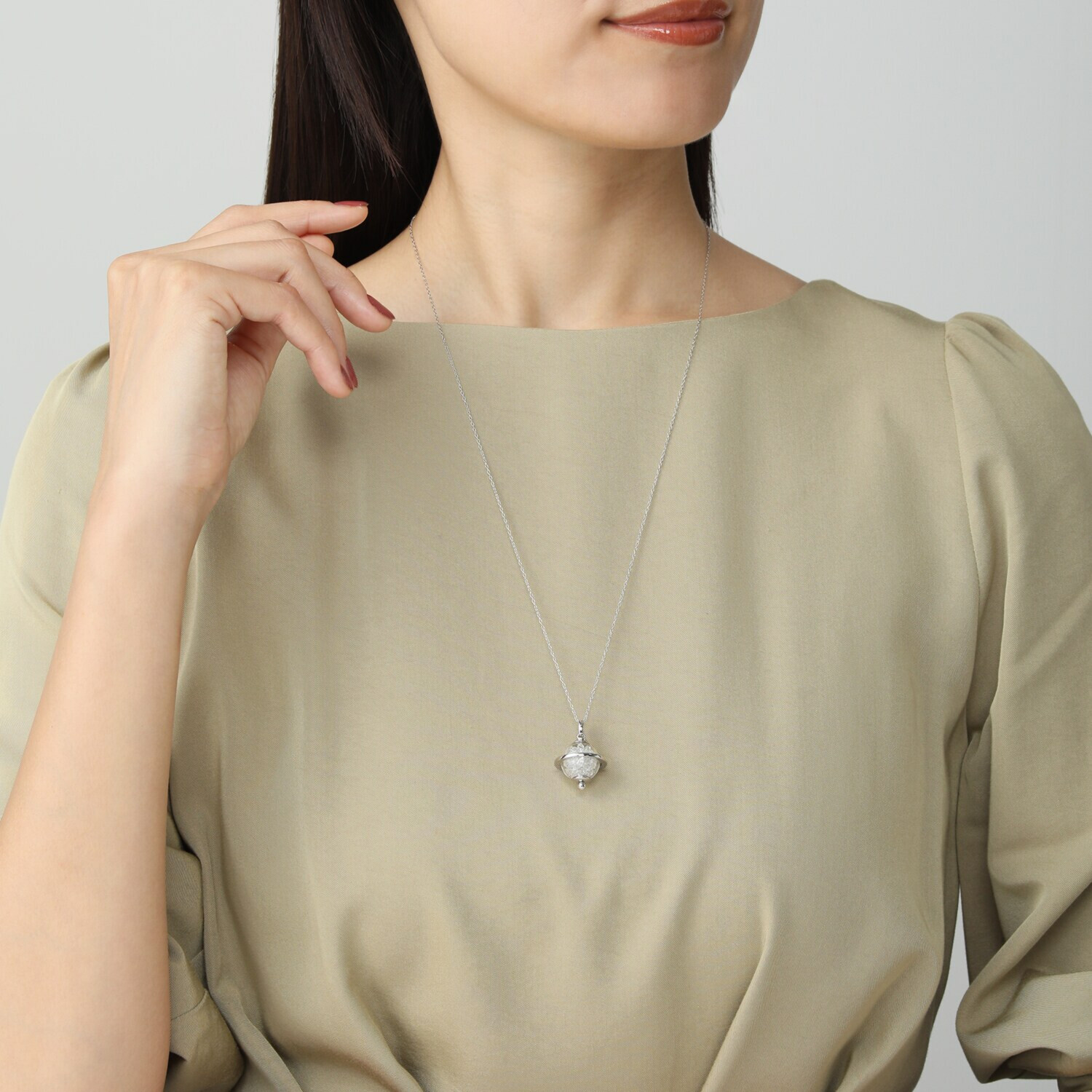 イーシア シルバー ハーキマーダイヤモンド ロッククリスタルクォーツ コスモワールド ロングペンダント