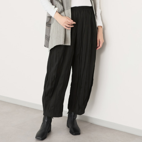 創作りょう　タックいっぱいパンツ