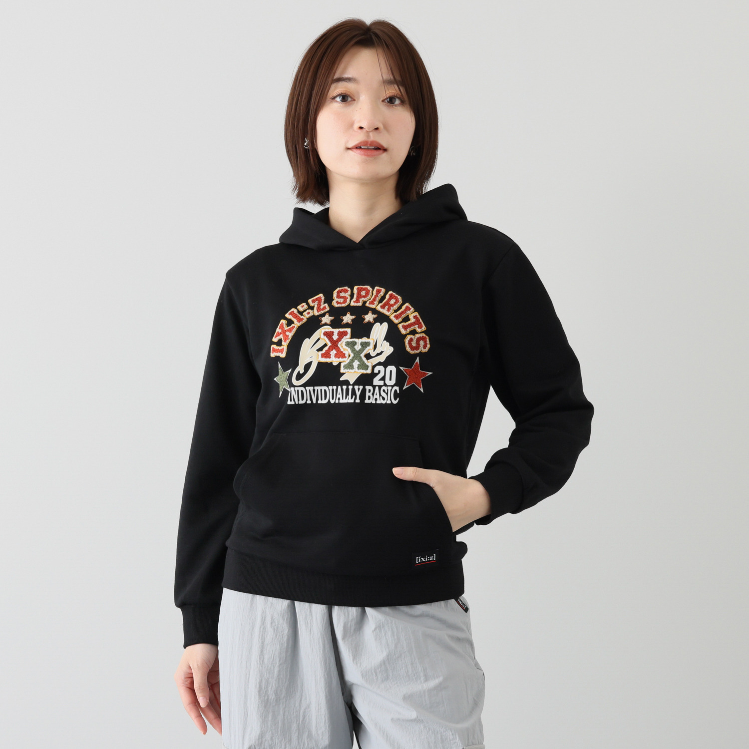 イクシーズ カレッジ風 ヴィンテージ調ロゴ プルパーカー