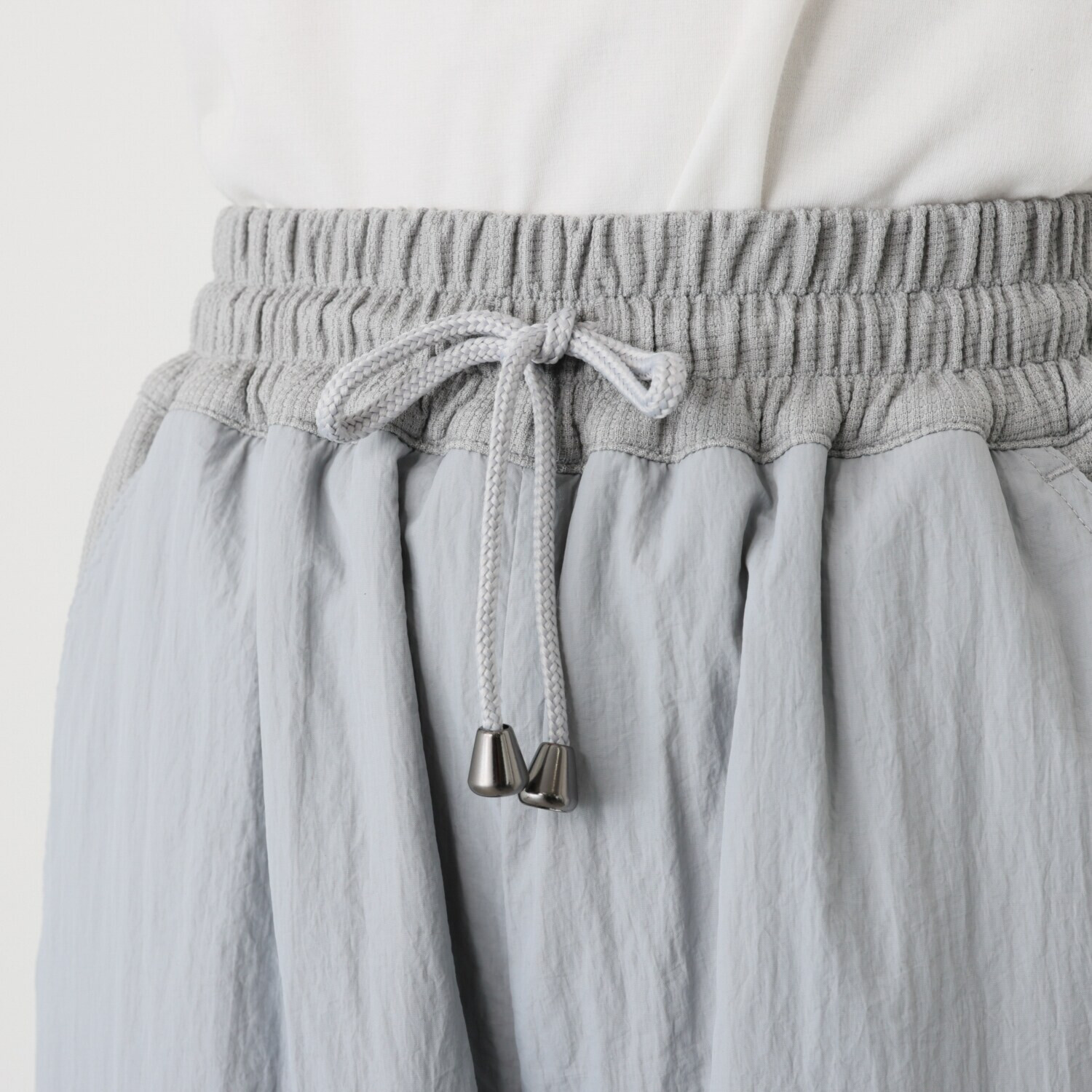 イクシーズ 異素材アクセント ストレート カーゴパンツ