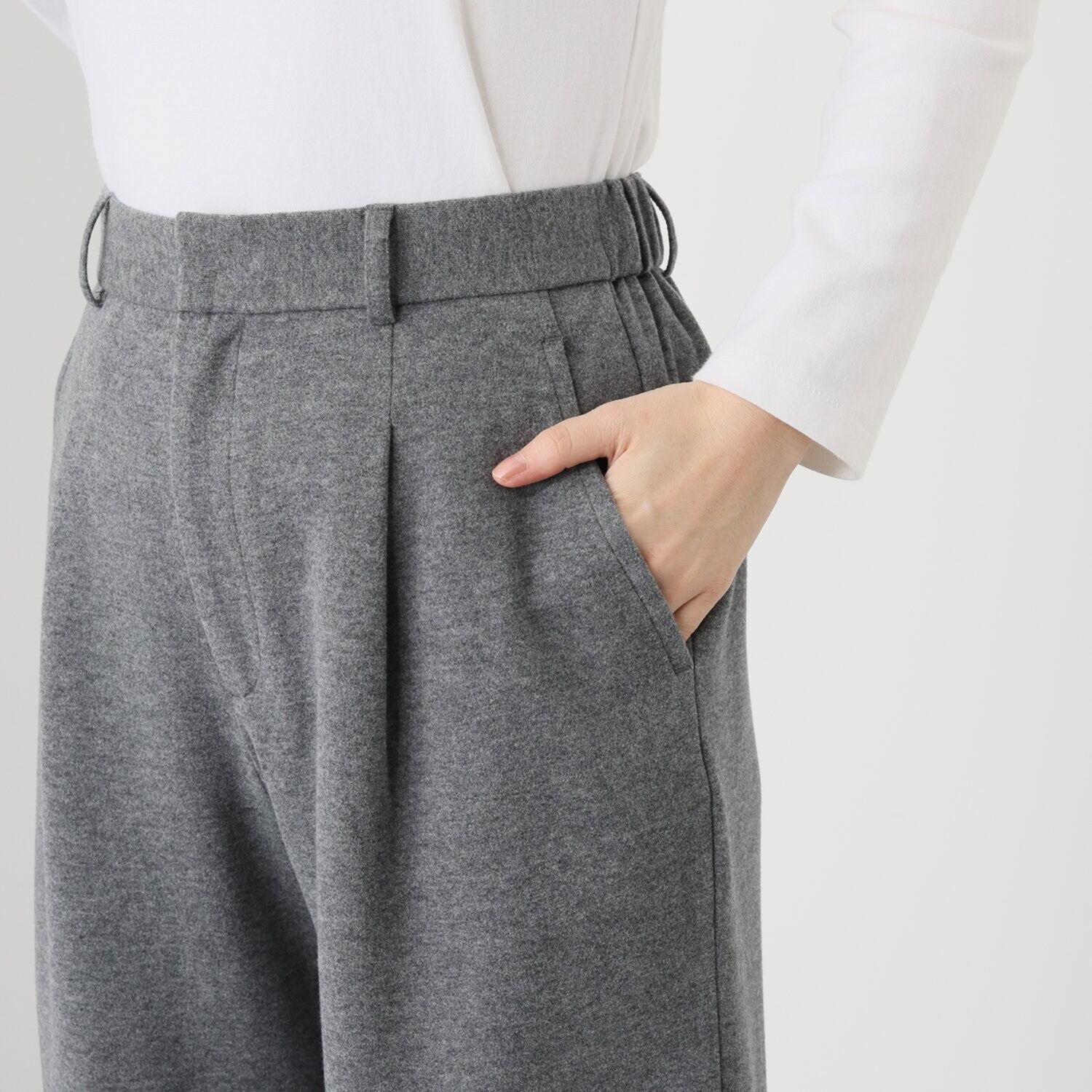 ルナリア 包まれたい心地良さ！ コットン混 タックワイドパンツ