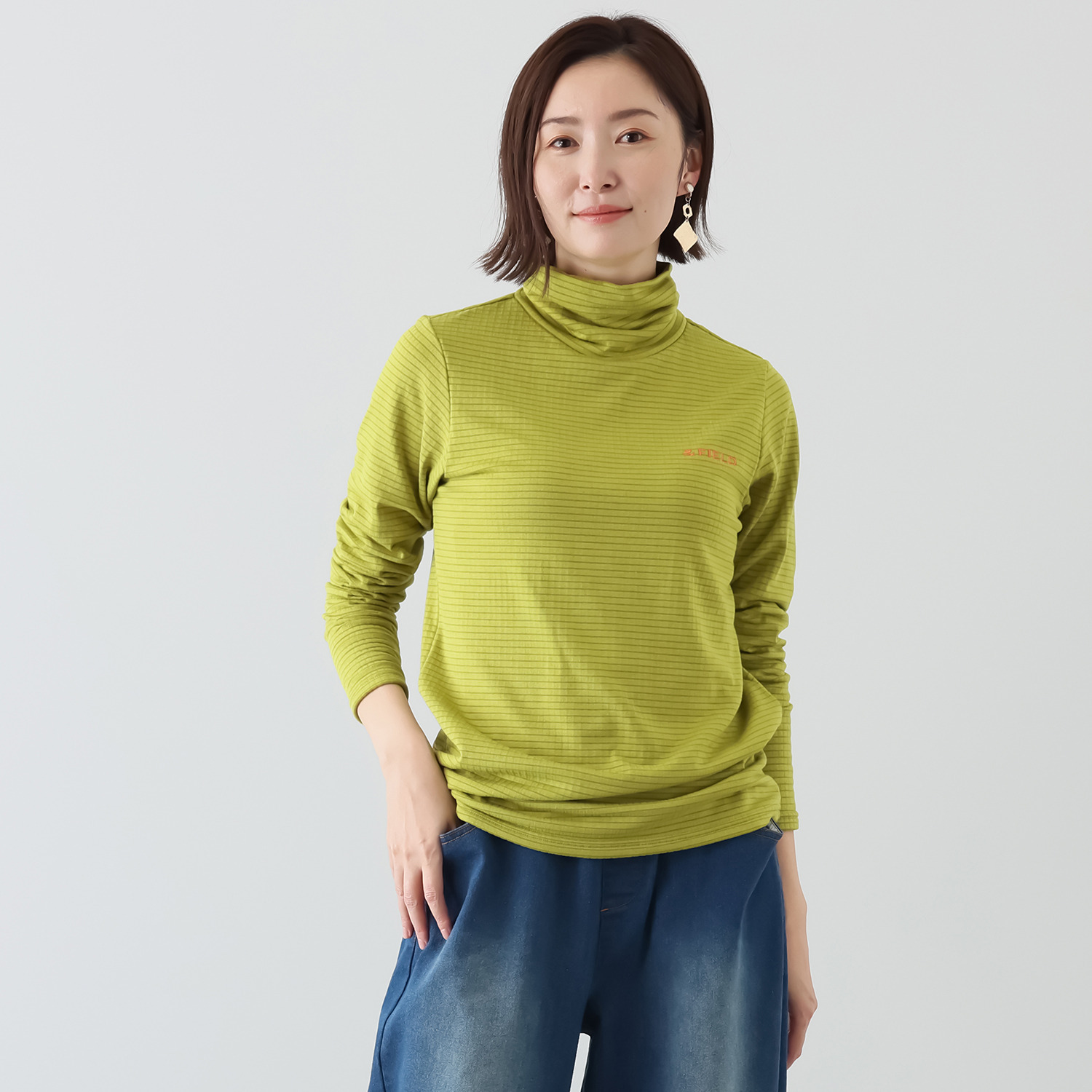 アンドフィールド ＵＶカット・吸湿発熱 ブロッキング起毛 プルオーバー