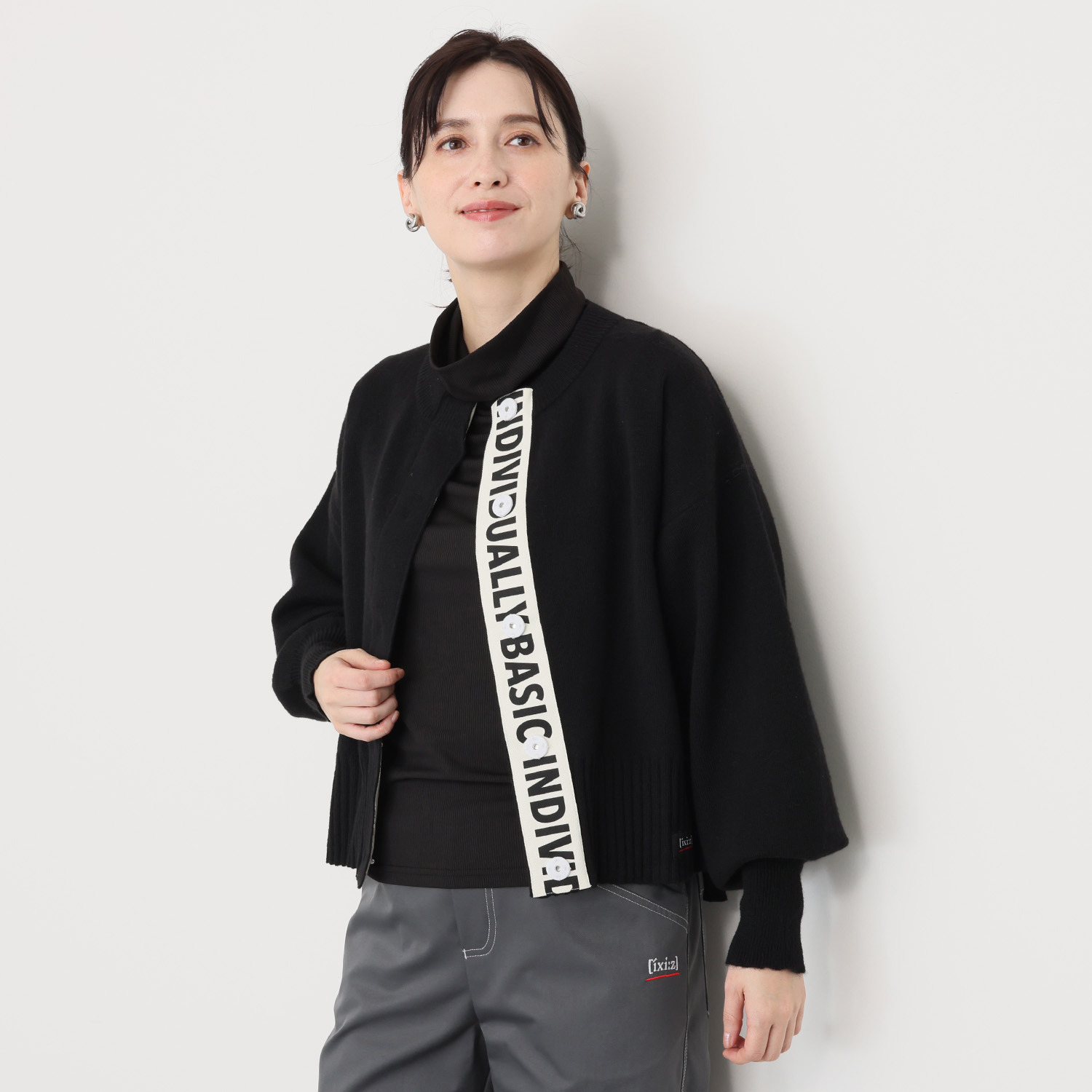 イクシーズ メッセージロゴ ノーカラーカーディガン