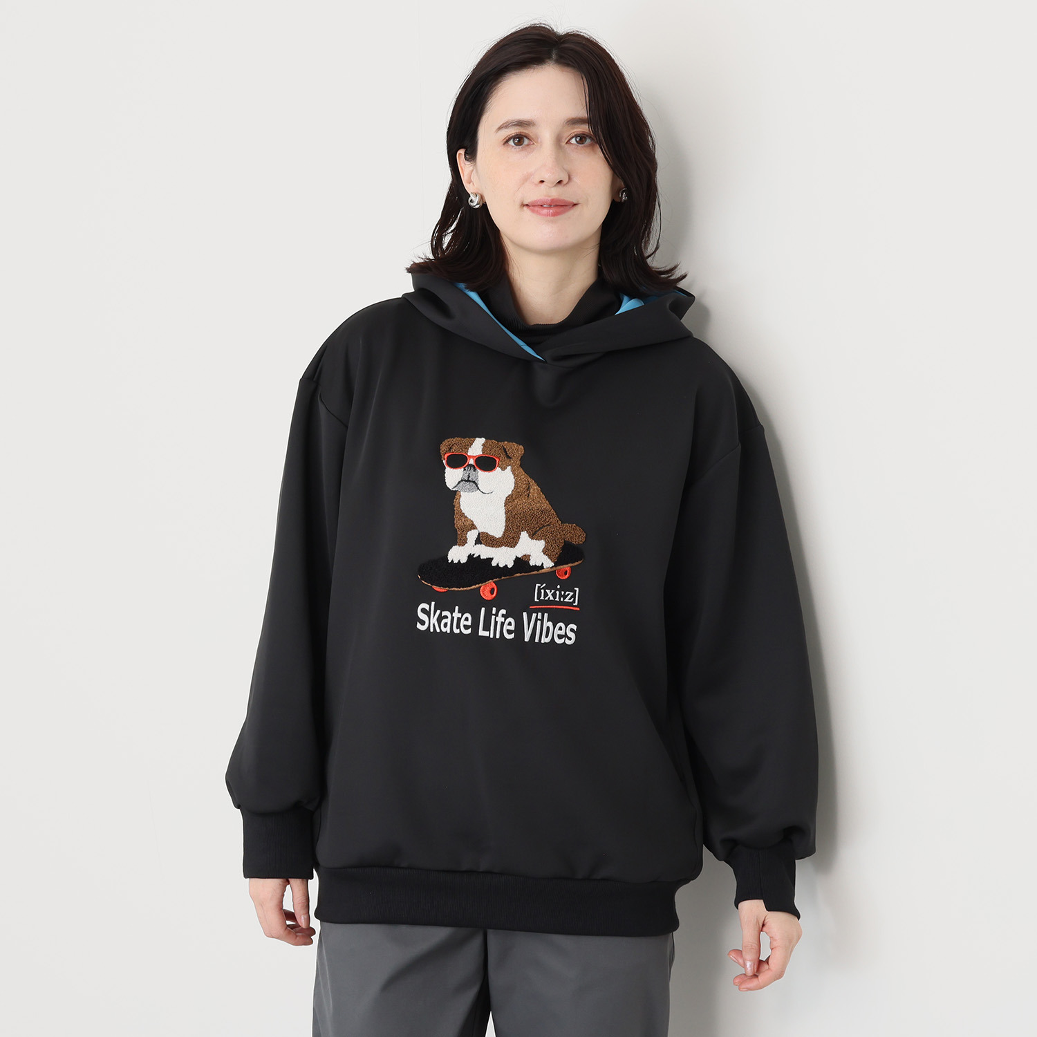 イクシーズ お顔映えする スタンドフード プルオーバー