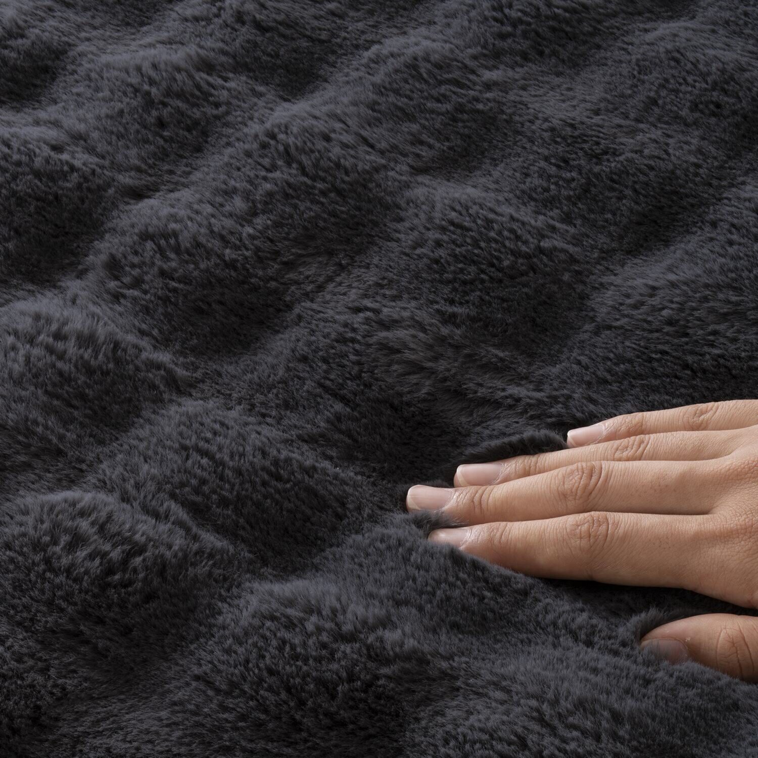 クワッズ 寒い冬の必需品 １枚４役！ 思わず触りたくなる ふわもことろける あったか電気毛布 ＱＳ４３３