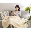 クワッズ 寒い冬の必需品 １枚４役！ 思わず触りたくなる ふわもことろける あったか電気毛布 ＱＳ４３３