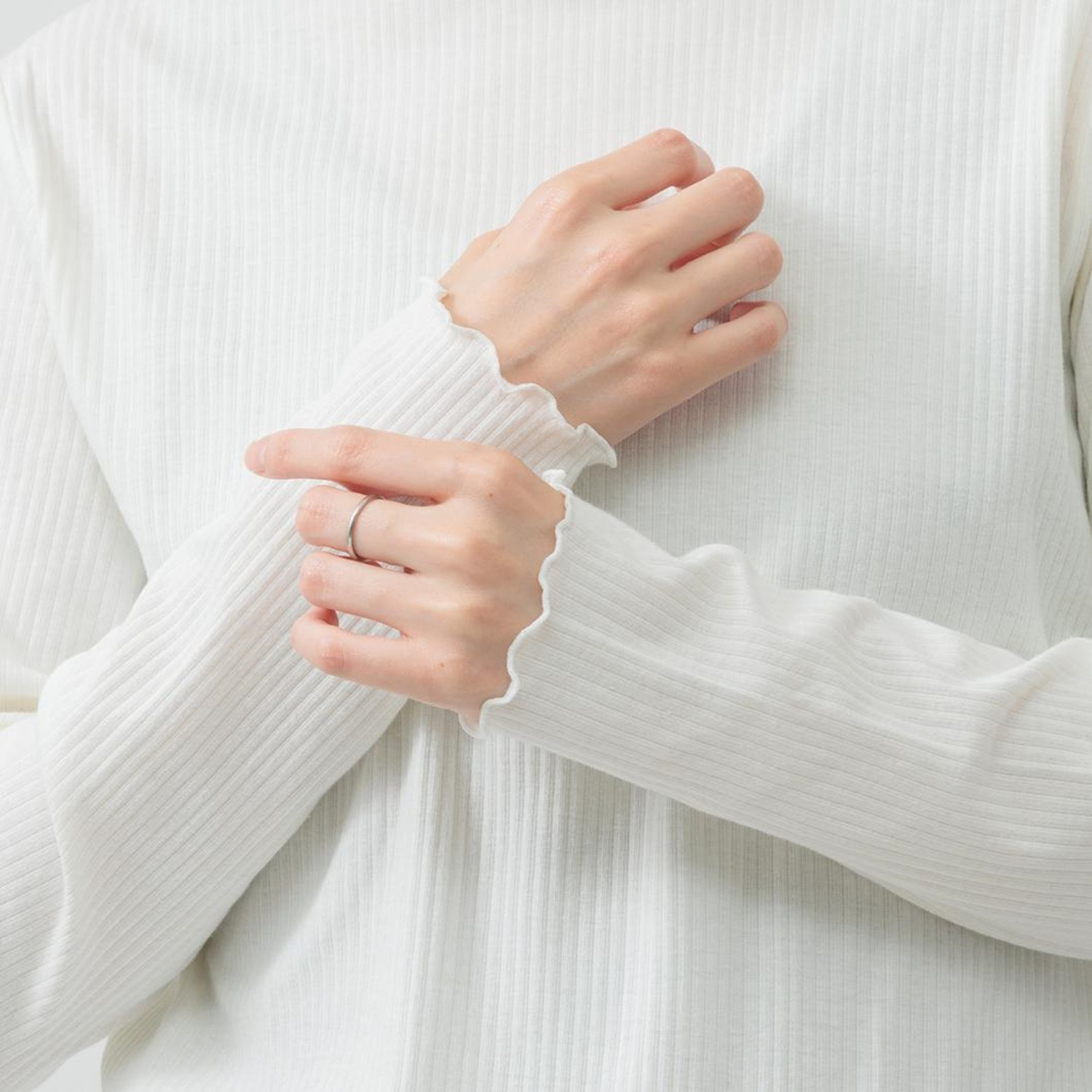 エムエムオー メロウハイネック リブニット プルオーバー