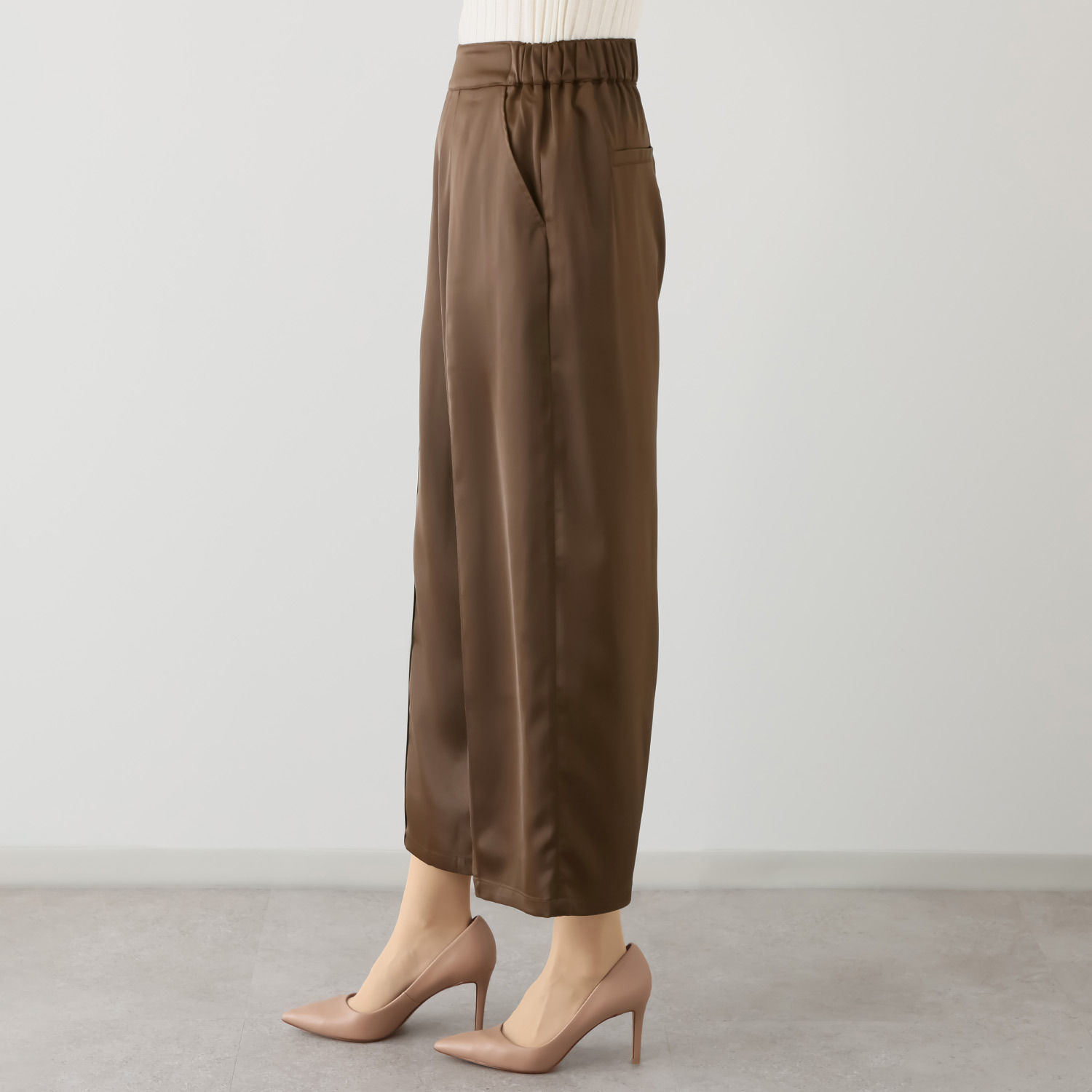 タマミ　ワタナベ ビタースパイス サテンパンツ