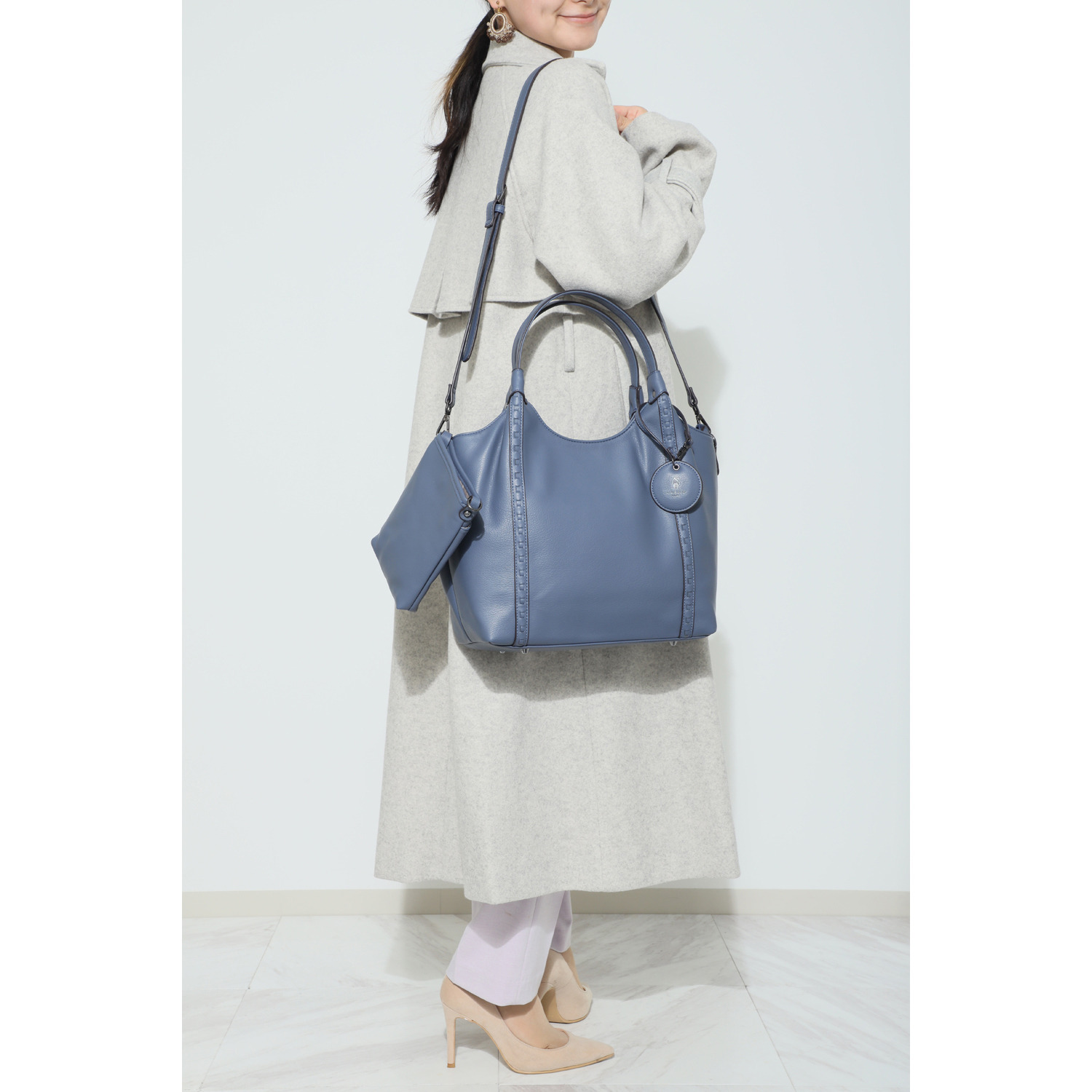 グッシオイタリー はっ水 レザータッチ素材 トートバッグ＆ ミニポシェットセット ＜ロゴチャーム付＞