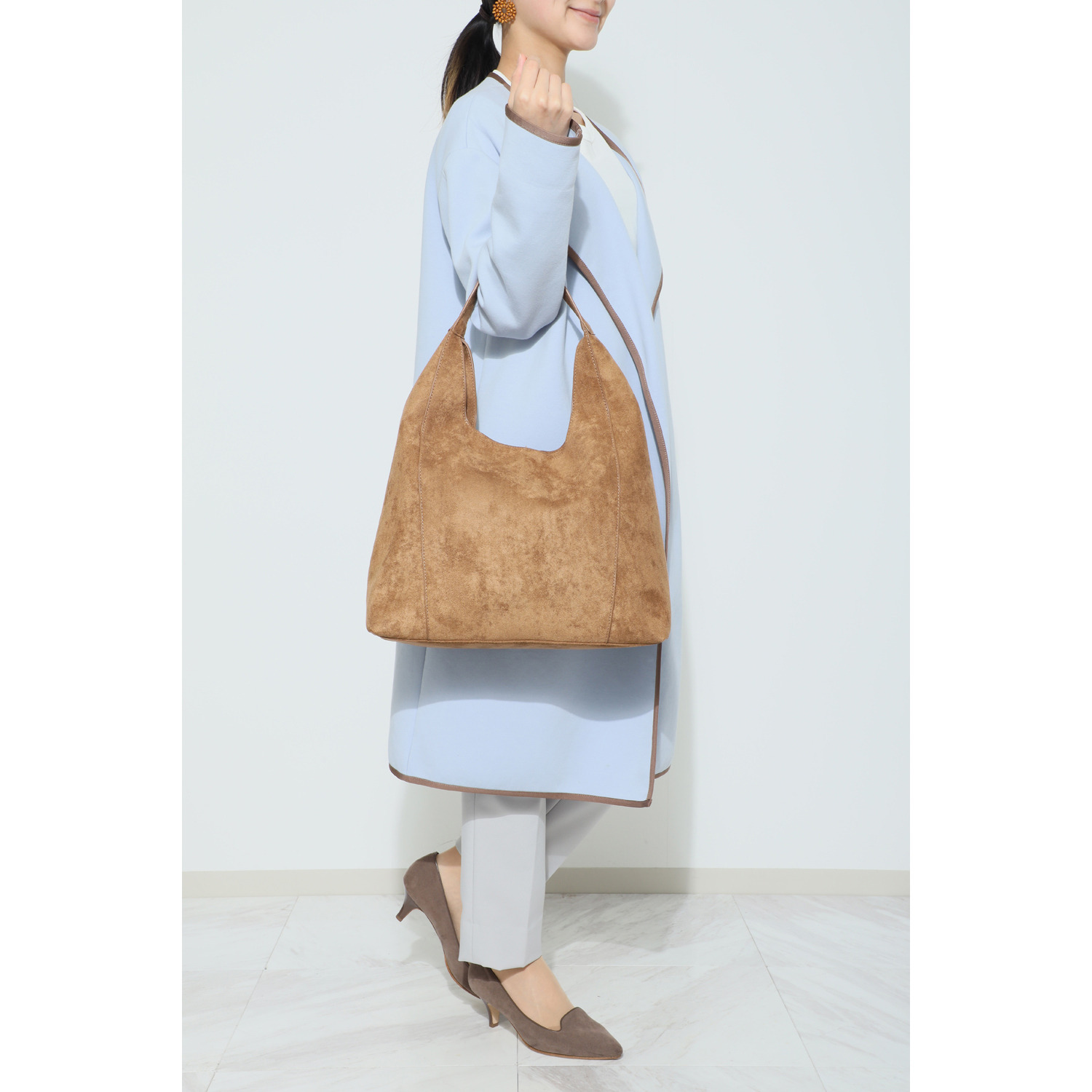 グッシオイタリー 上品な暖かみ トレンドのスエードライク ワンハンドルトートバッグ