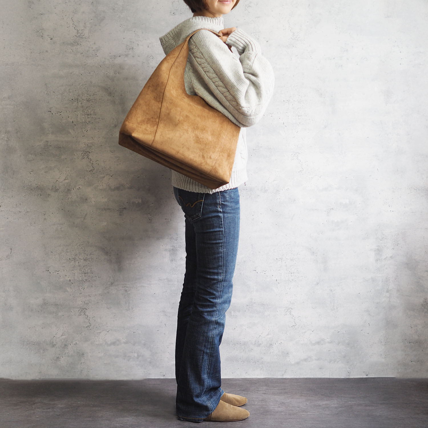 グッシオイタリー 上品な暖かみ トレンドのスエードライク ワンハンドルトートバッグ