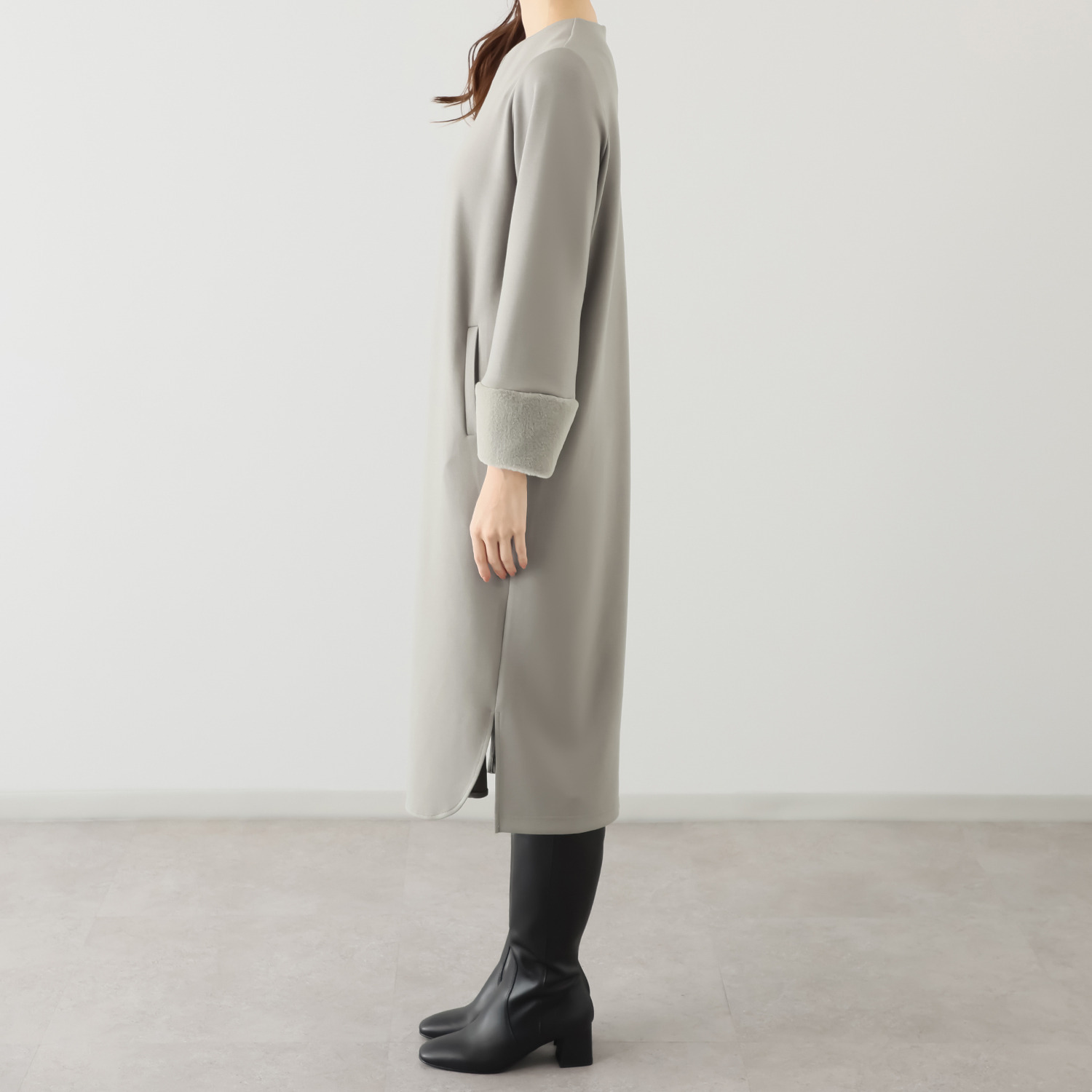 リサリサ ソフトモイストジャージー フェイクファーアクセント 大人ワンピース