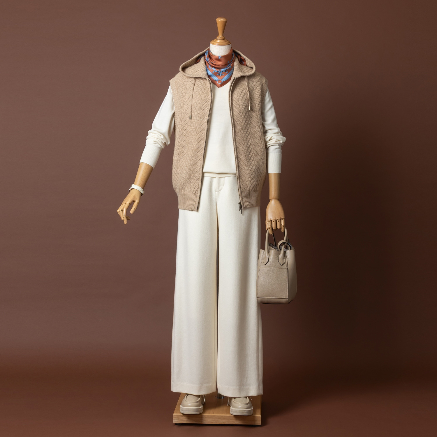 ネイチャーズ キャメル１００％ ヘリンボーン柄 フーディージレ