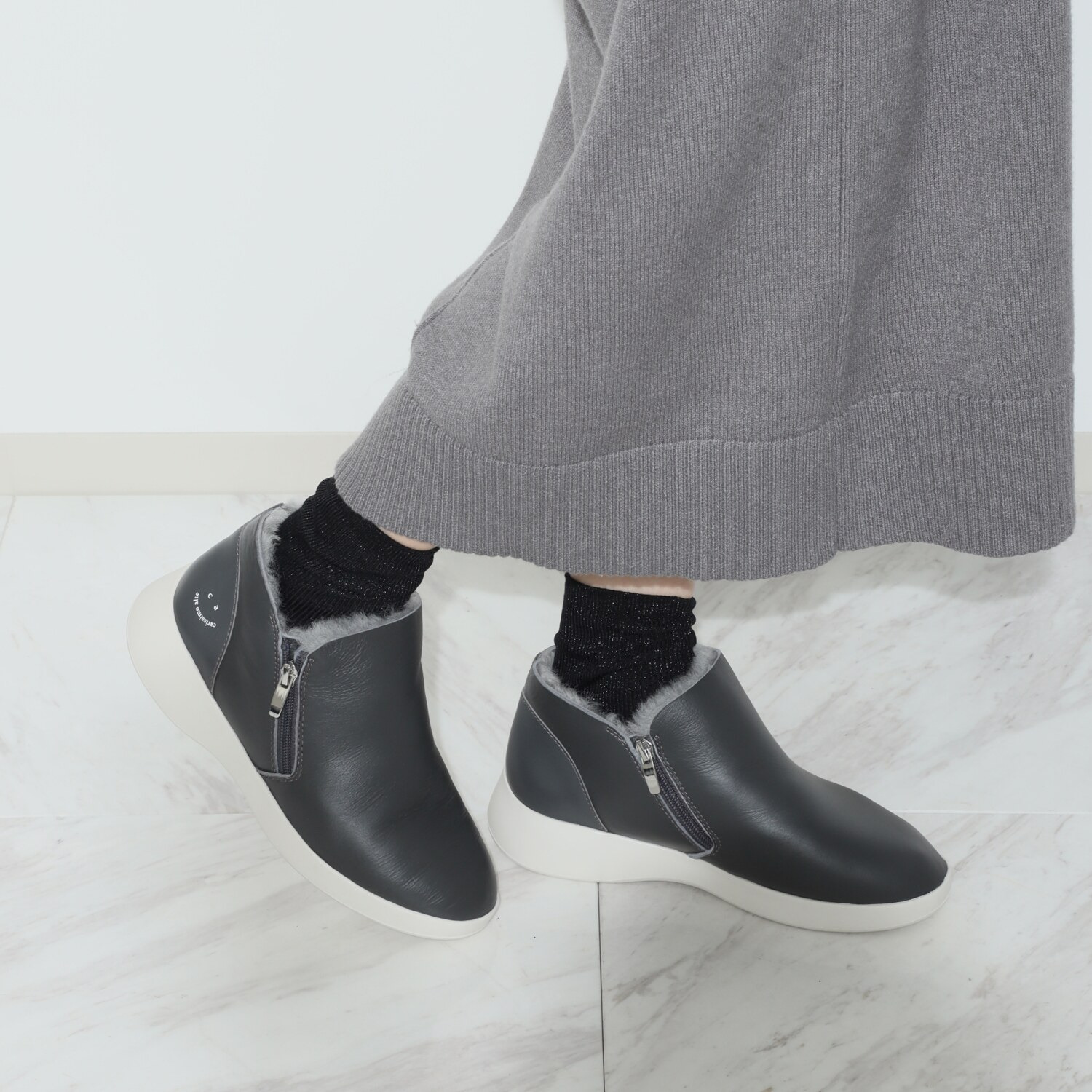 カリシモアルテ 一枚仕立てメリノムートン ダブルジップ 軽量シューズ