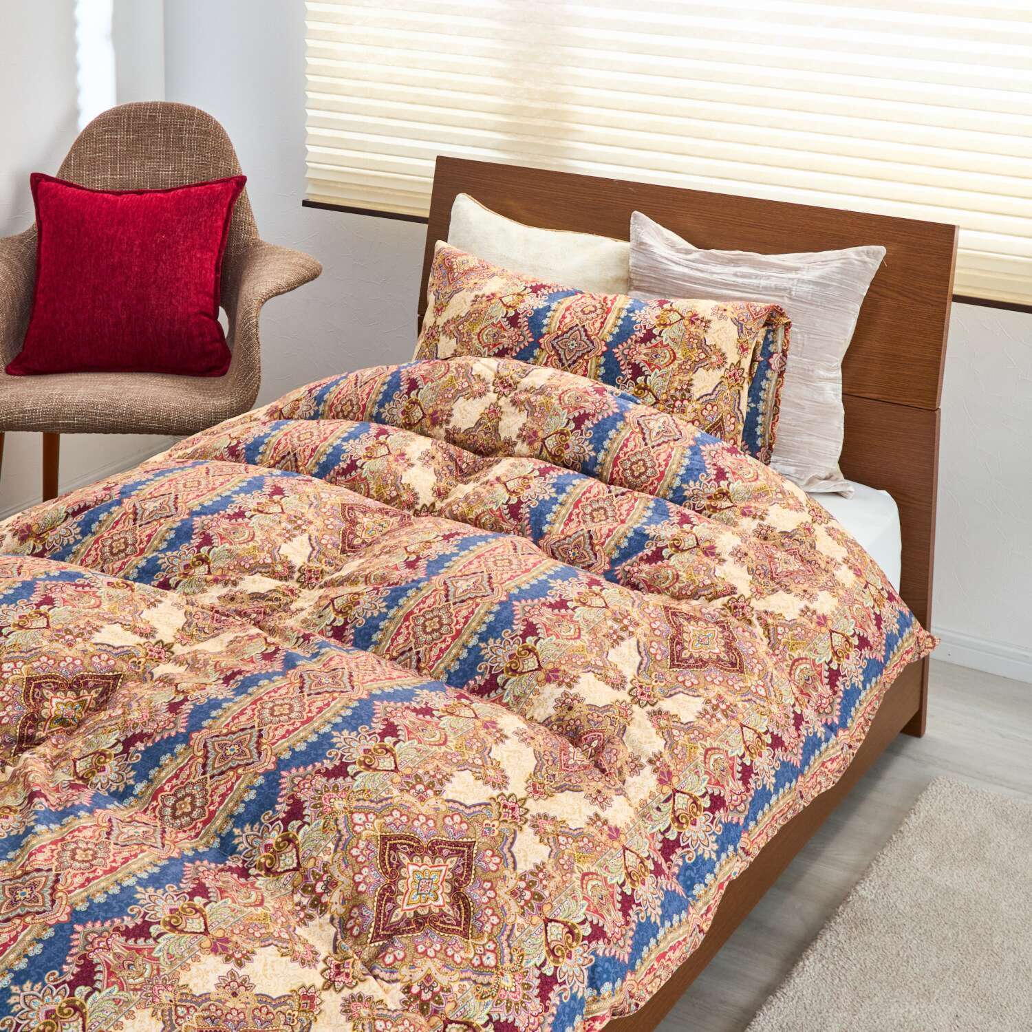 ｎｉｓｈｉｋａｗａ 最高峰の暖かさ！ ハンガリー産　羽毛の王様 マザーグースダウン９５％ 防ダニ＆綿１００％サテン 羽毛掛けふとん ＜セミダブル＞