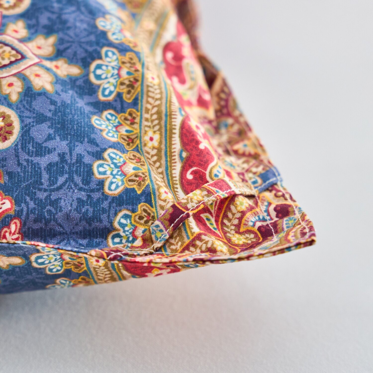 ｎｉｓｈｉｋａｗａ 最高峰の暖かさ！ ハンガリー産　羽毛の王様 マザーグースダウン９５％ 防ダニ＆綿１００％サテン 羽毛掛けふとん ＜セミダブル＞