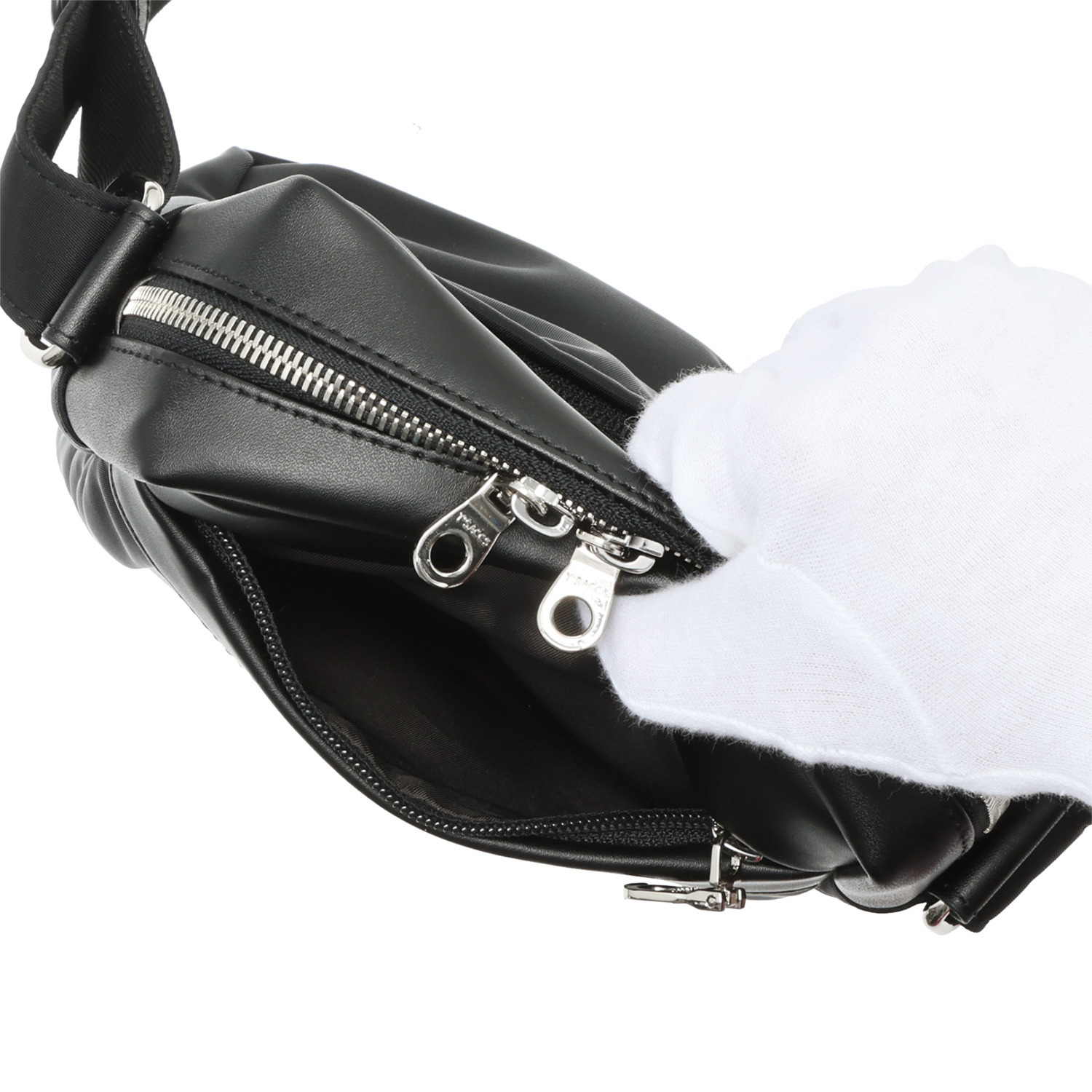 イザック はっ水 ナイロンツイル 縦ポシェット