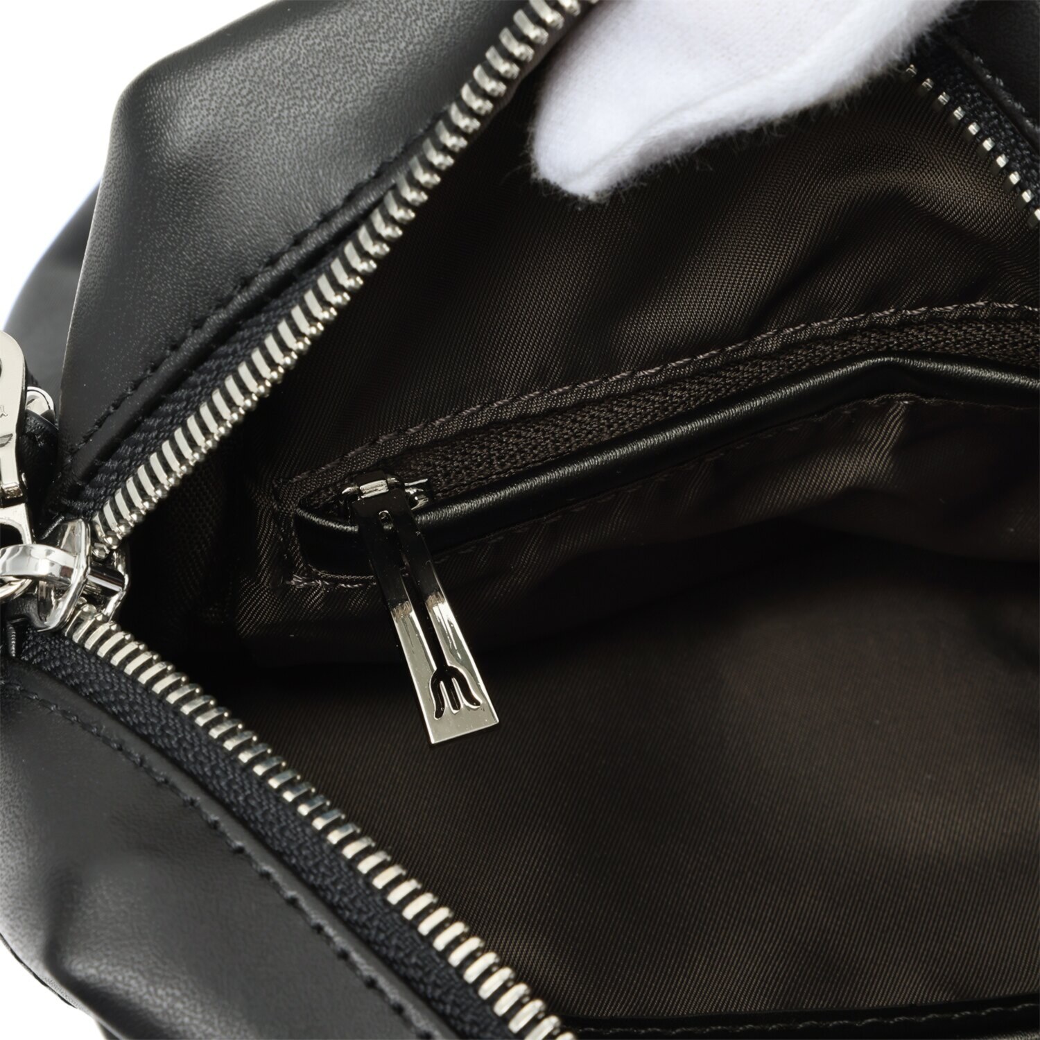 イザック はっ水 ナイロンツイル 縦ポシェット