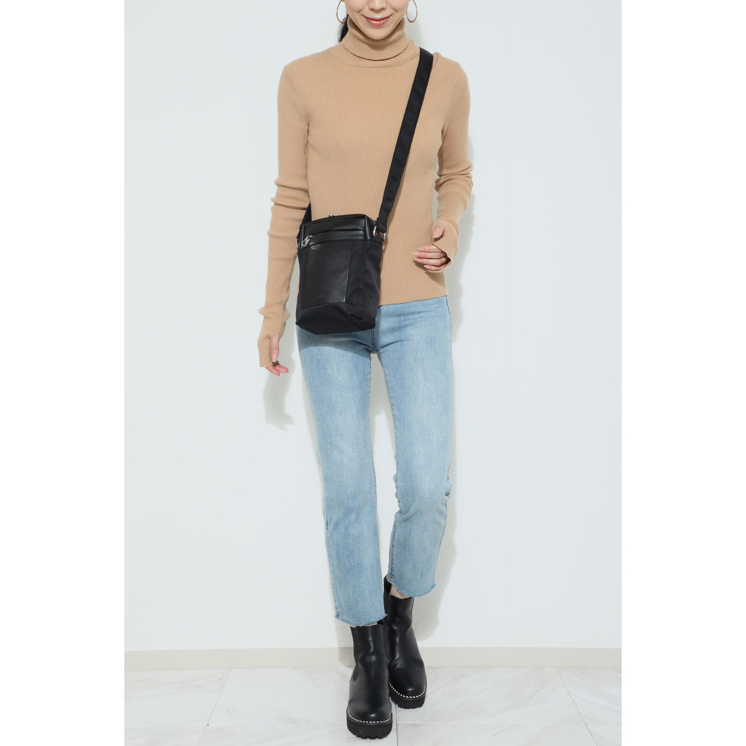 イザック はっ水 ナイロンツイル 縦ポシェット