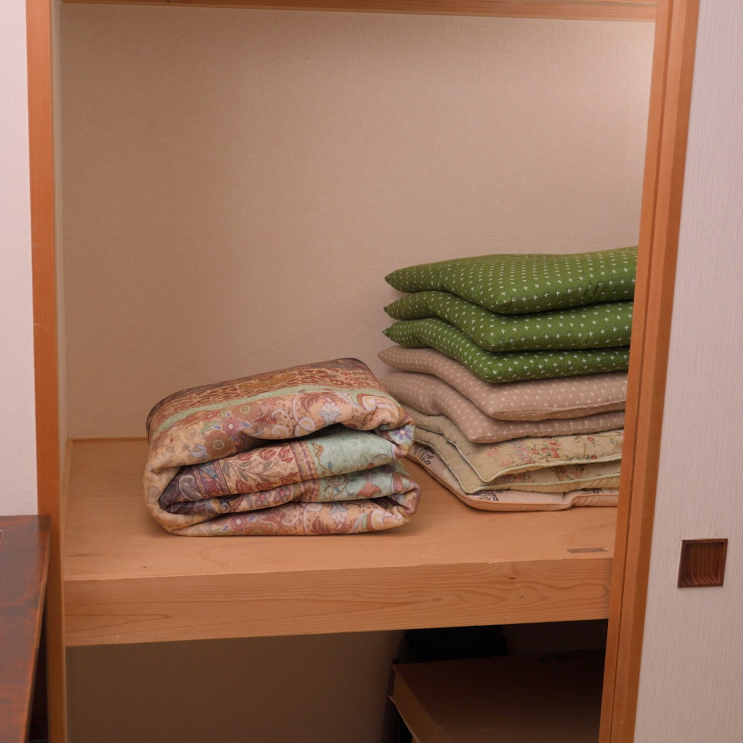 はっ水加工 ペルシャンデザイン ウールタッチカーペット “リオネッタ” ＜１９０×２４０ｃｍ＞