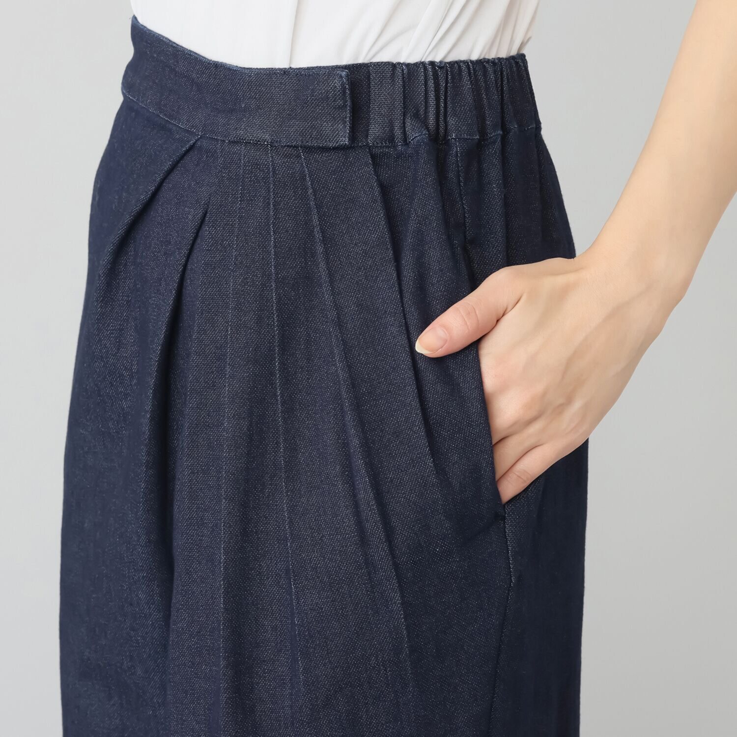 タマミ　ワタナベ カーテンデニム タックデザイン パンツ