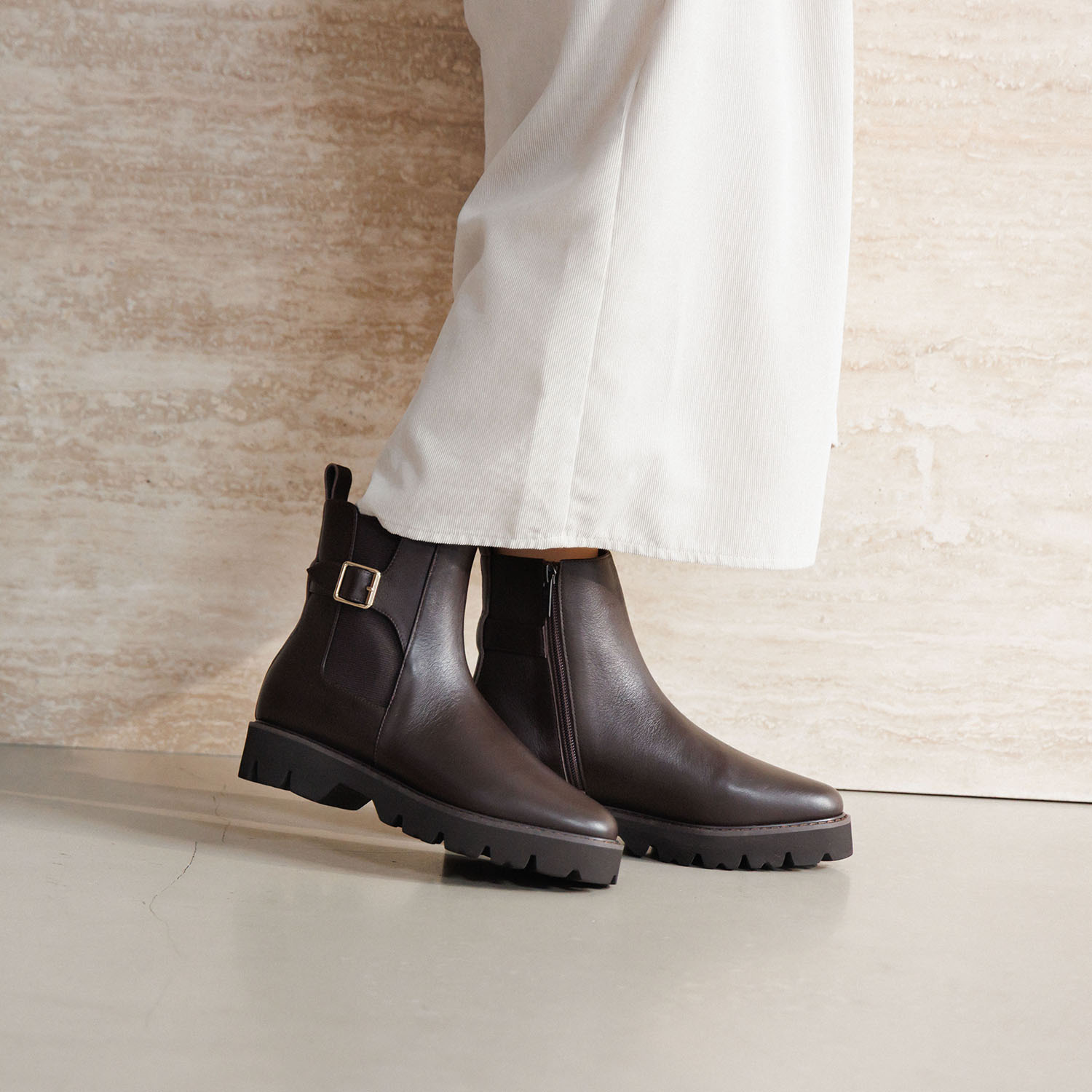 卑弥呼 日本製　はっ水牛革 トラックソール サイドゴアベルトブーツ