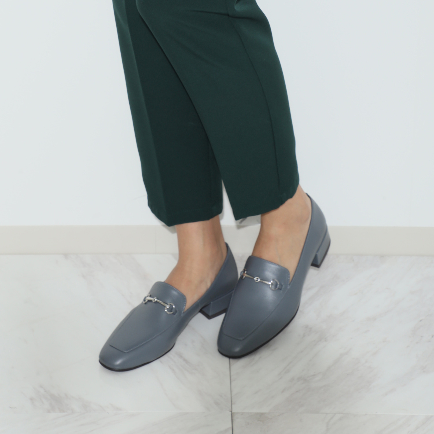 卑弥呼 日本製　はっ水牛革 スクエアトゥ ビットローファー