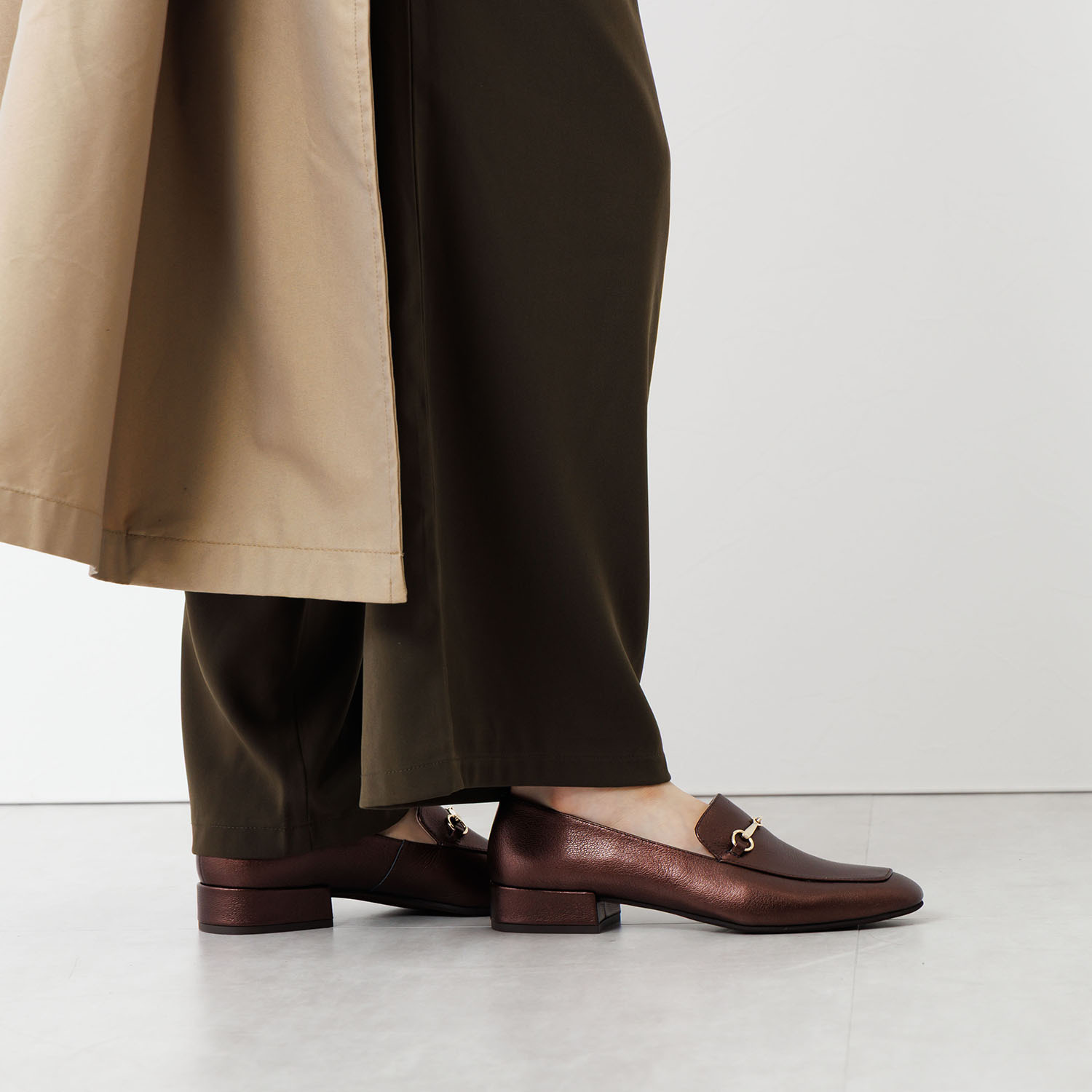 卑弥呼 日本製　はっ水牛革 スクエアトゥ ビットローファー