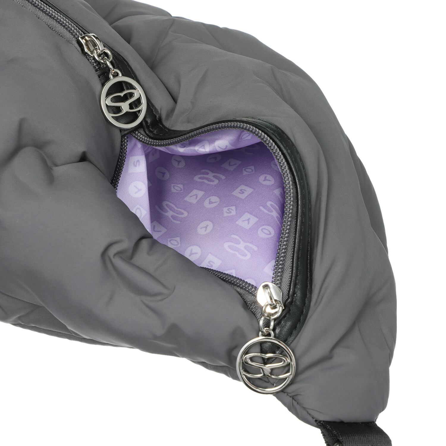 サボイ はっ水　軽量 くまビジュウアクセント 中わた入りボディバッグ