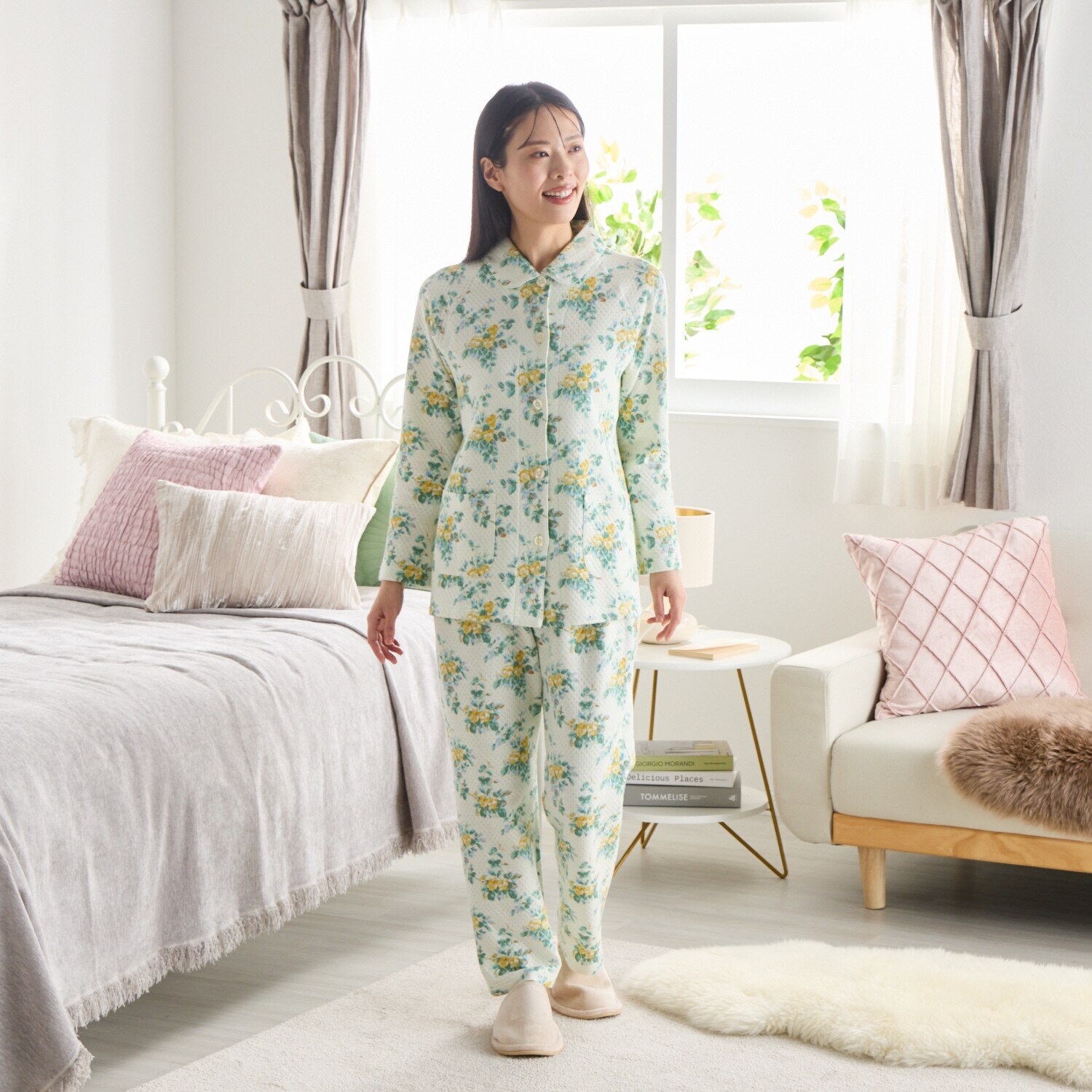 ローラアシュレイ ルイース　フローラル 中わたニットパジャマ