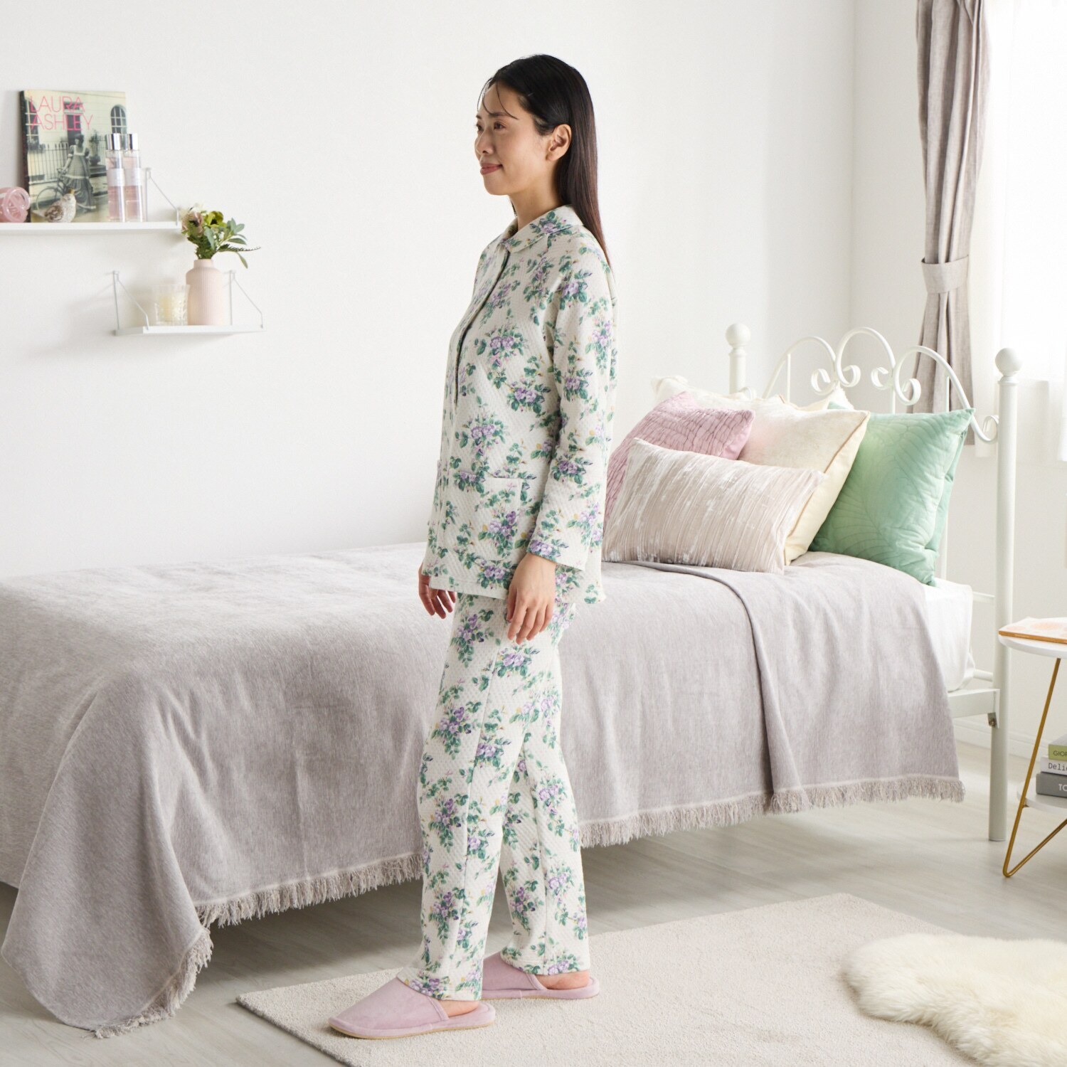 ローラアシュレイ ルイース　フローラル 中わたニットパジャマ